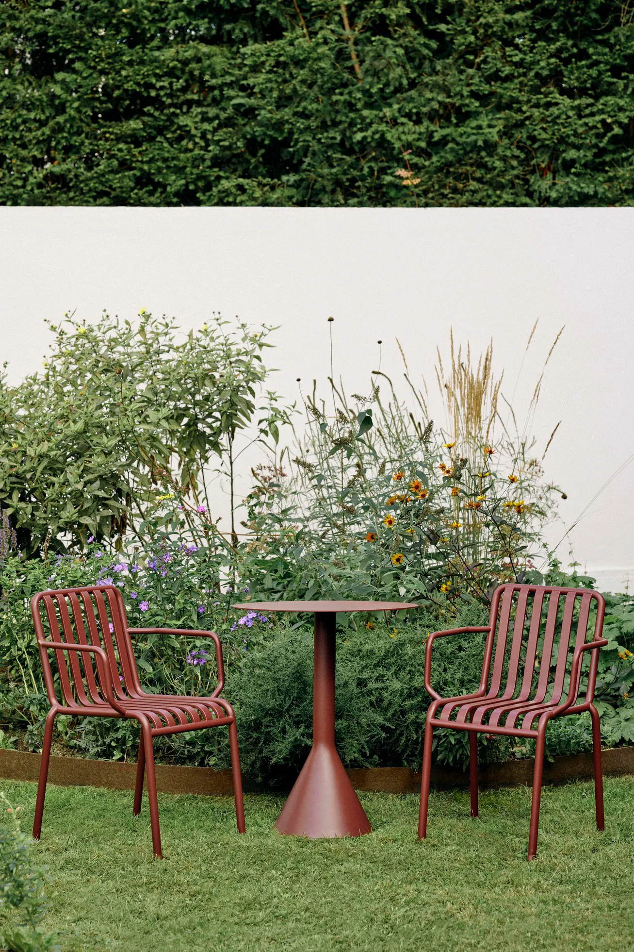 Cadeira com apoios de braços Palissade, Iron red HAY