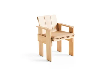 Cadeira com braços Crate Dining Chair - Water-based lacquered pinewood - HAY