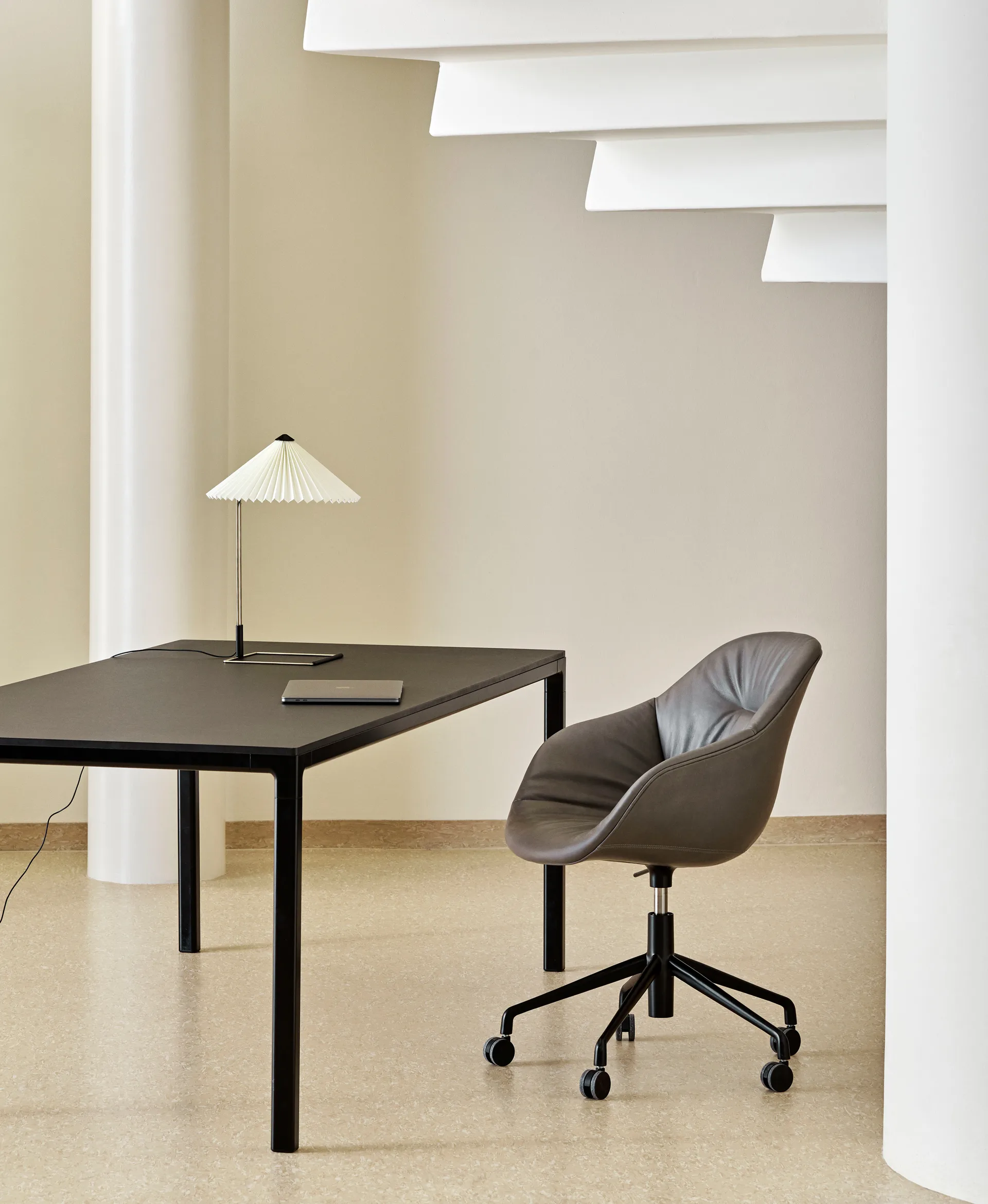 Candeeiro de mesa Matin table Ø38 cm, White shade HAY