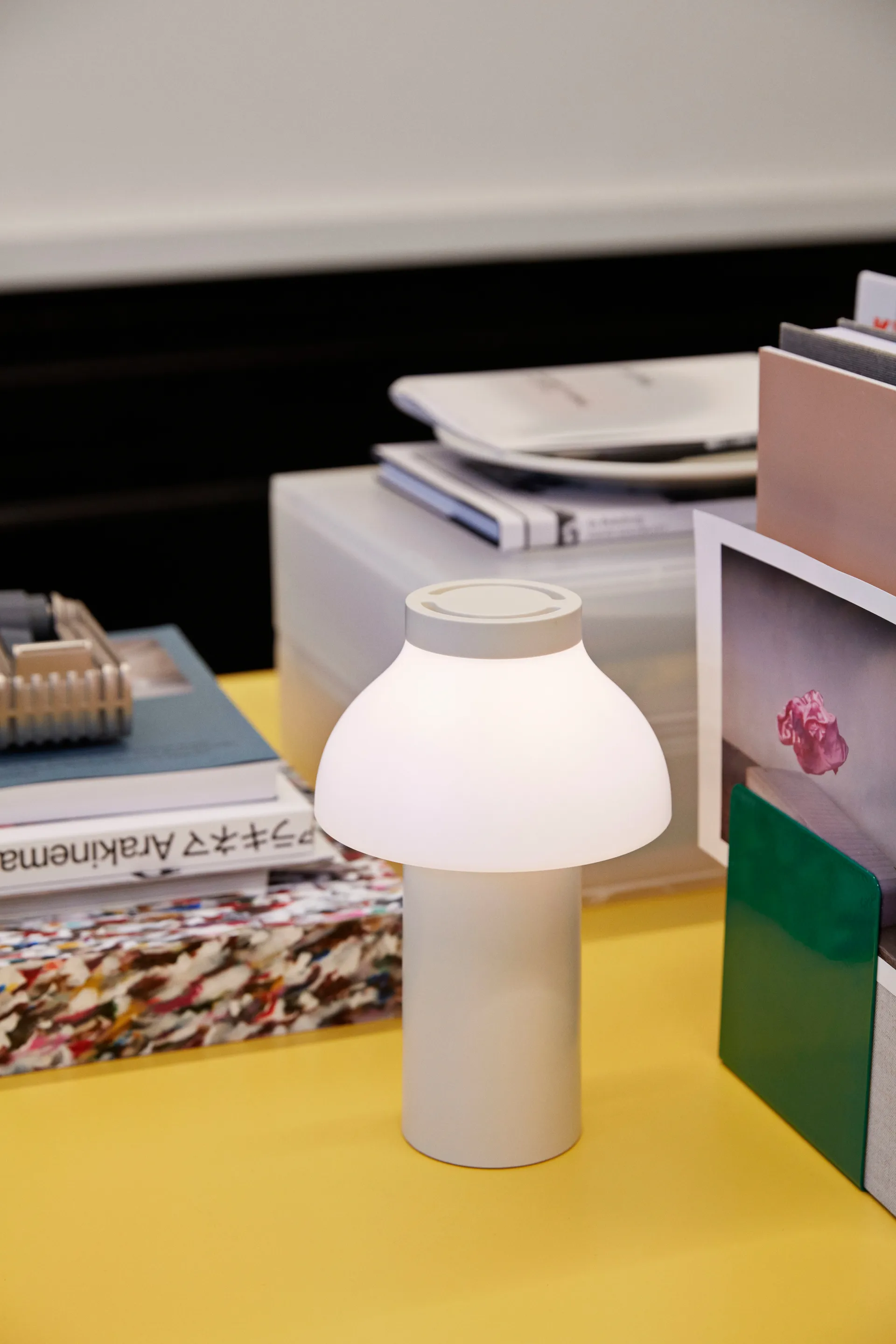 Candeeiro de mesa PC Portable, Cream white HAY