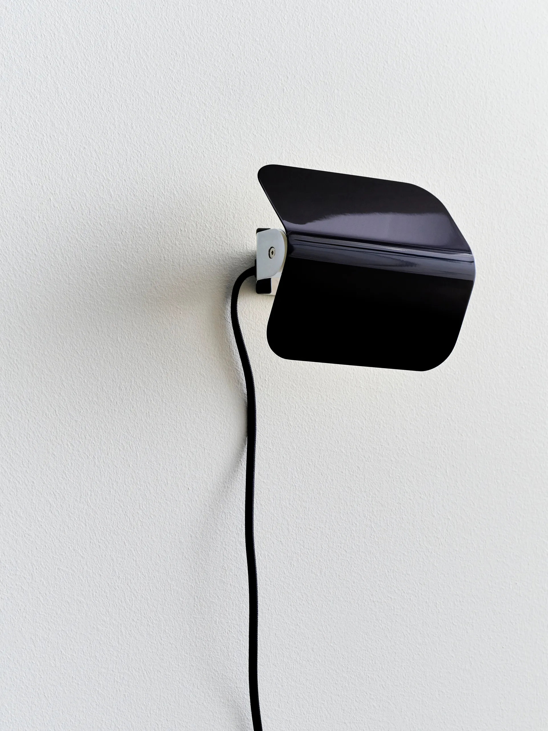 Candeeiro de parede Apex, Iron black HAY