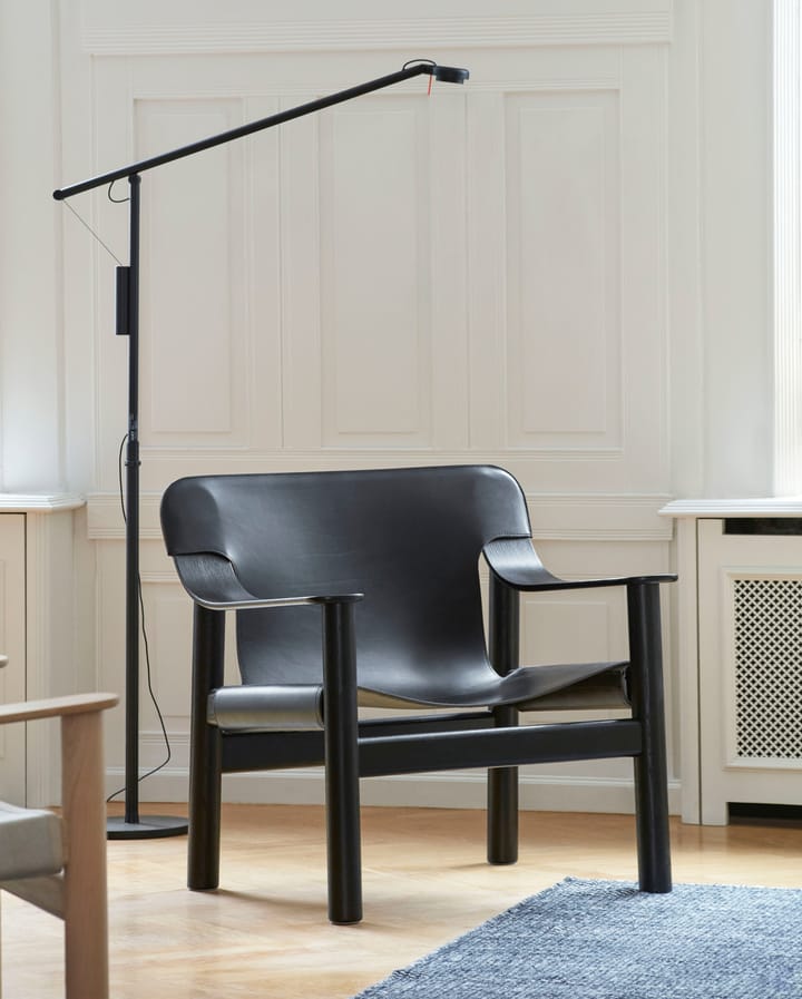 Candeeiro de pé Fifty-Fifty, Soft black HAY