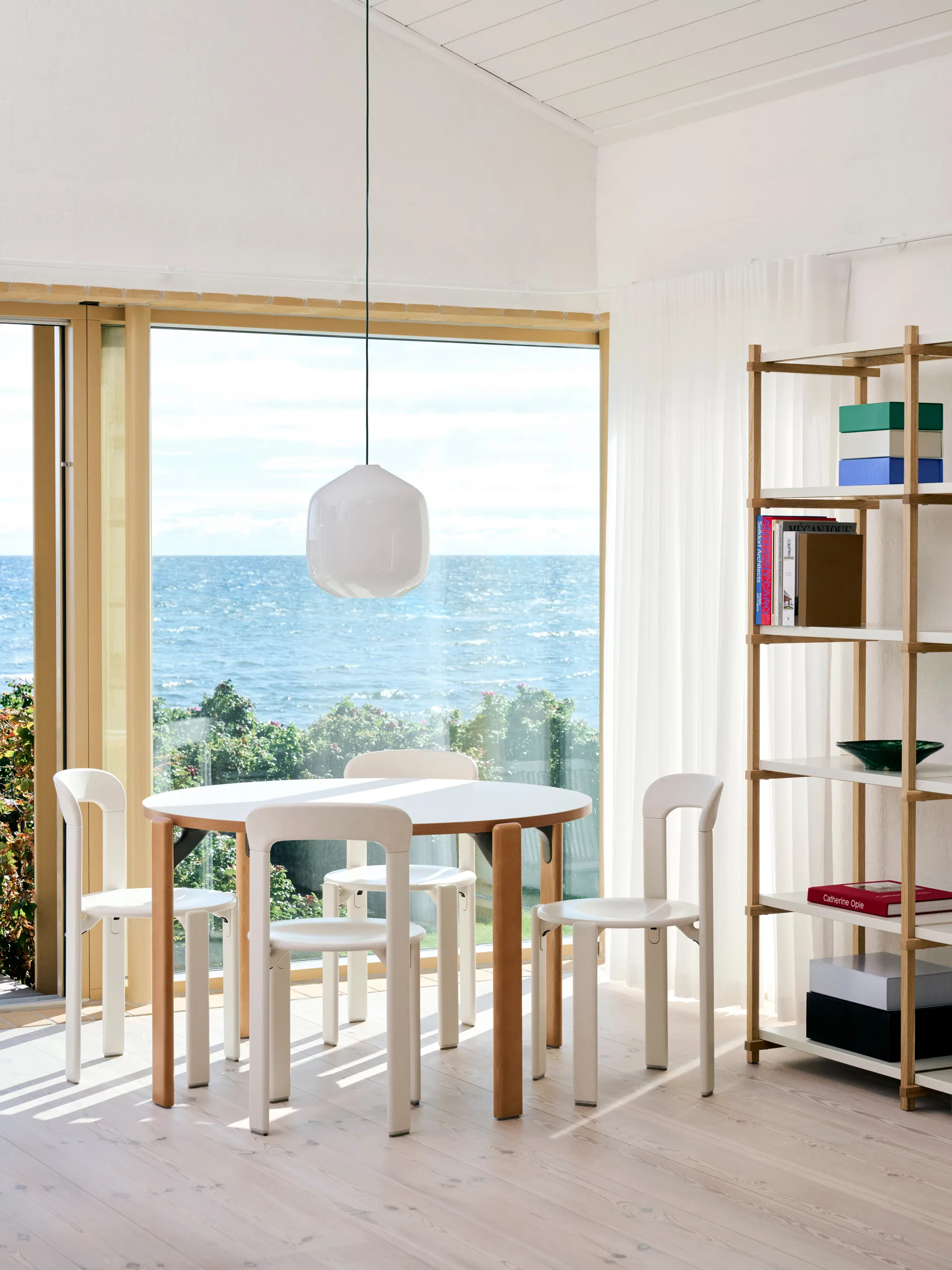 Candeeiro suspenso Buoy Ø30 cm, Opal glass-clay white HAY