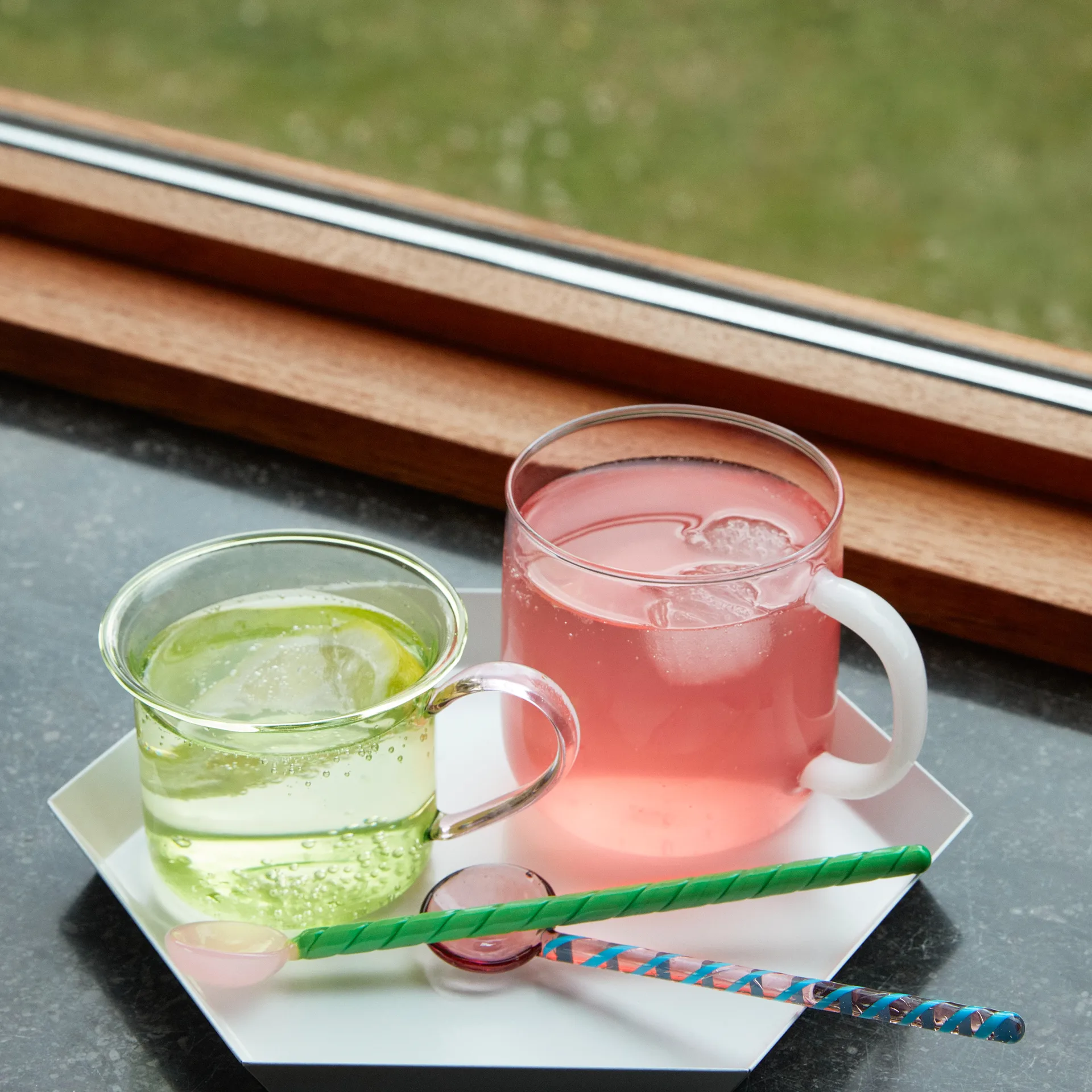 Colher de vidro Round, 2 unidades, aubergine-light pink HAY