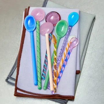 Colher de vidro Twist, 2 un. - turquoise-light pink - HAY