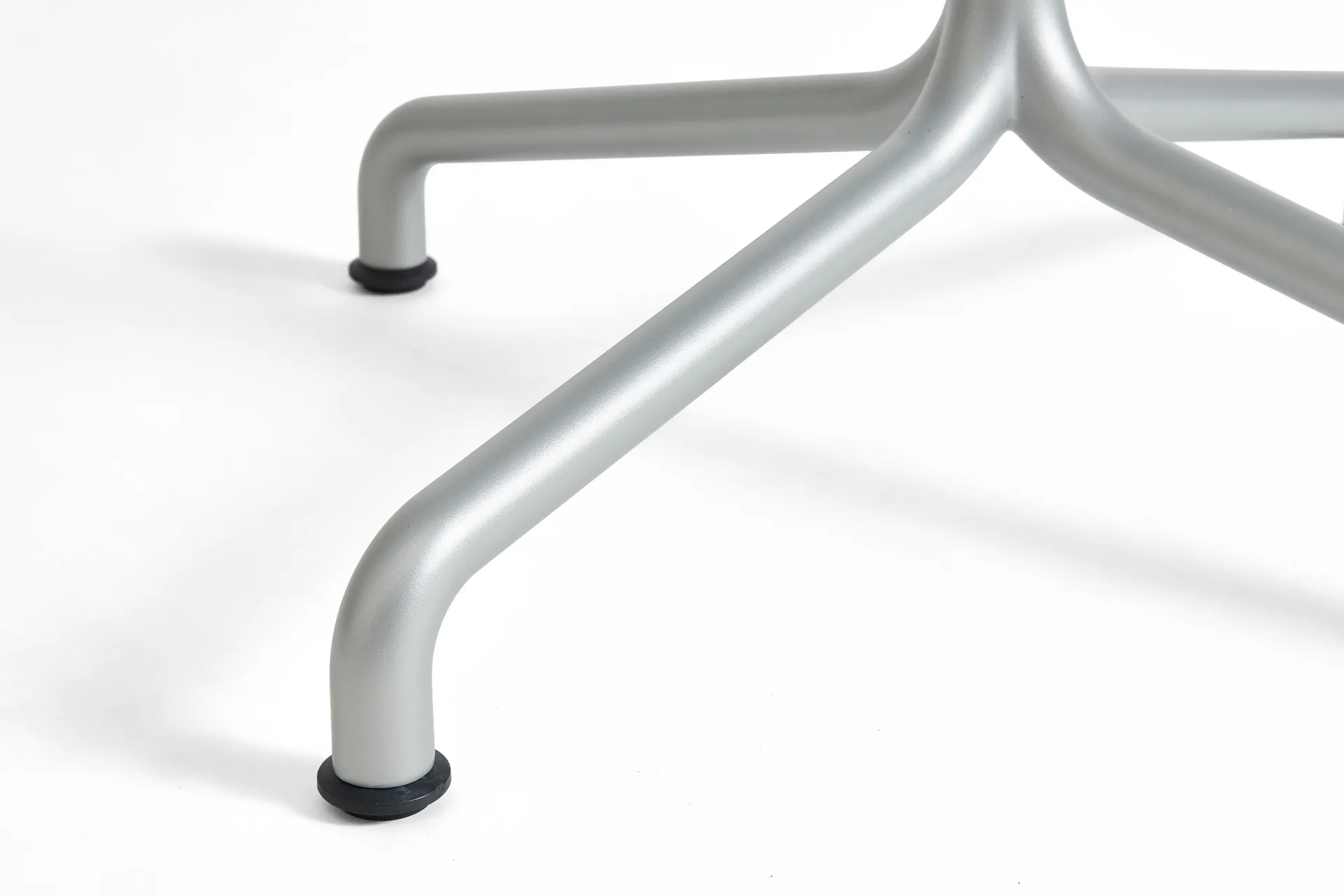 Deville mesa, Cinzento prateado, Ø80x74 cm HAY