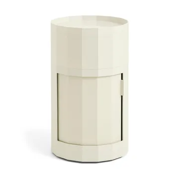 Facet Cabinet mesa lateral alta com pés-rodas 66 cm - Eggshell - HAY