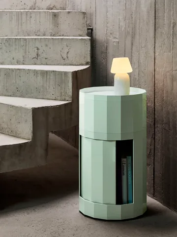 Facet Cabinet mesa lateral alta com pés-rodas 66 cm - Menta suave - HAY