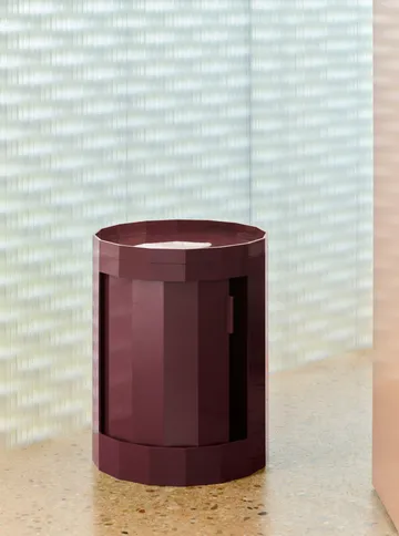 Facet Cabinet mesa lateral baixa com pés-rodas 49 cm - Borgonha - HAY