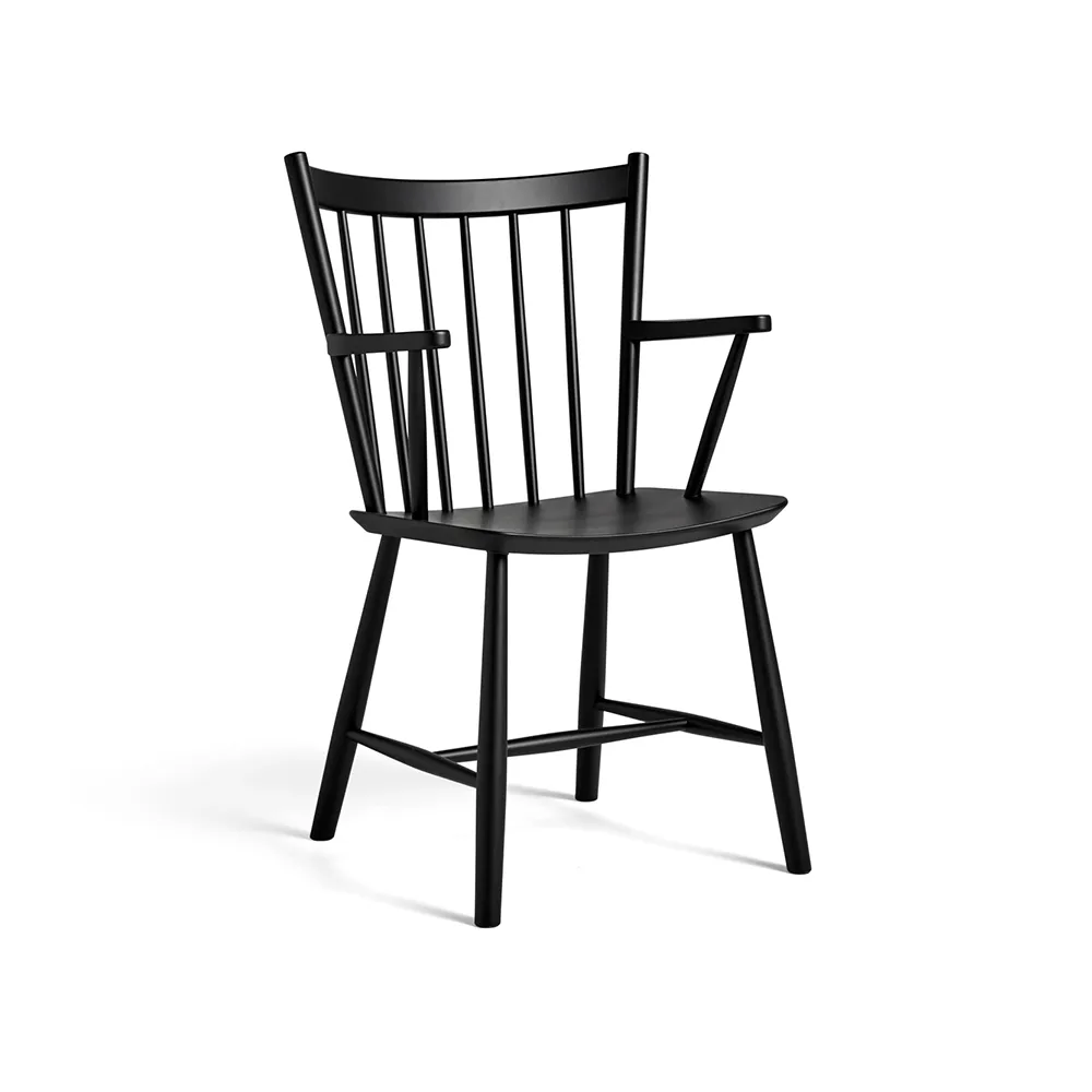 J42 cadeira com braços , Black lacquered beech HAY