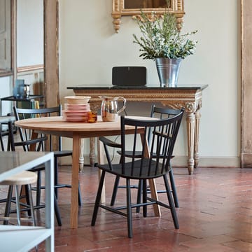 J42 cadeira com braços  - Black lacquered beech - HAY
