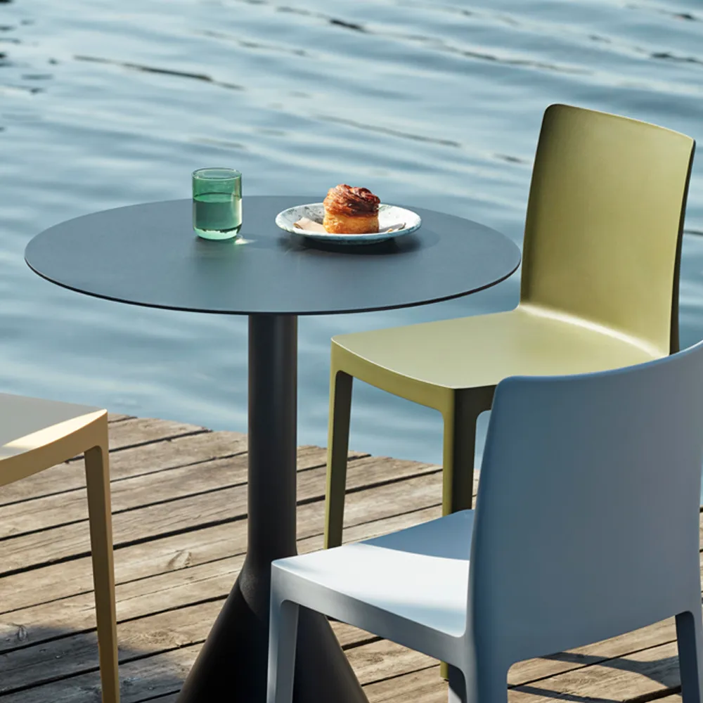 Mesa de café redonda Palissade Cone, Anthracite, ø70 HAY