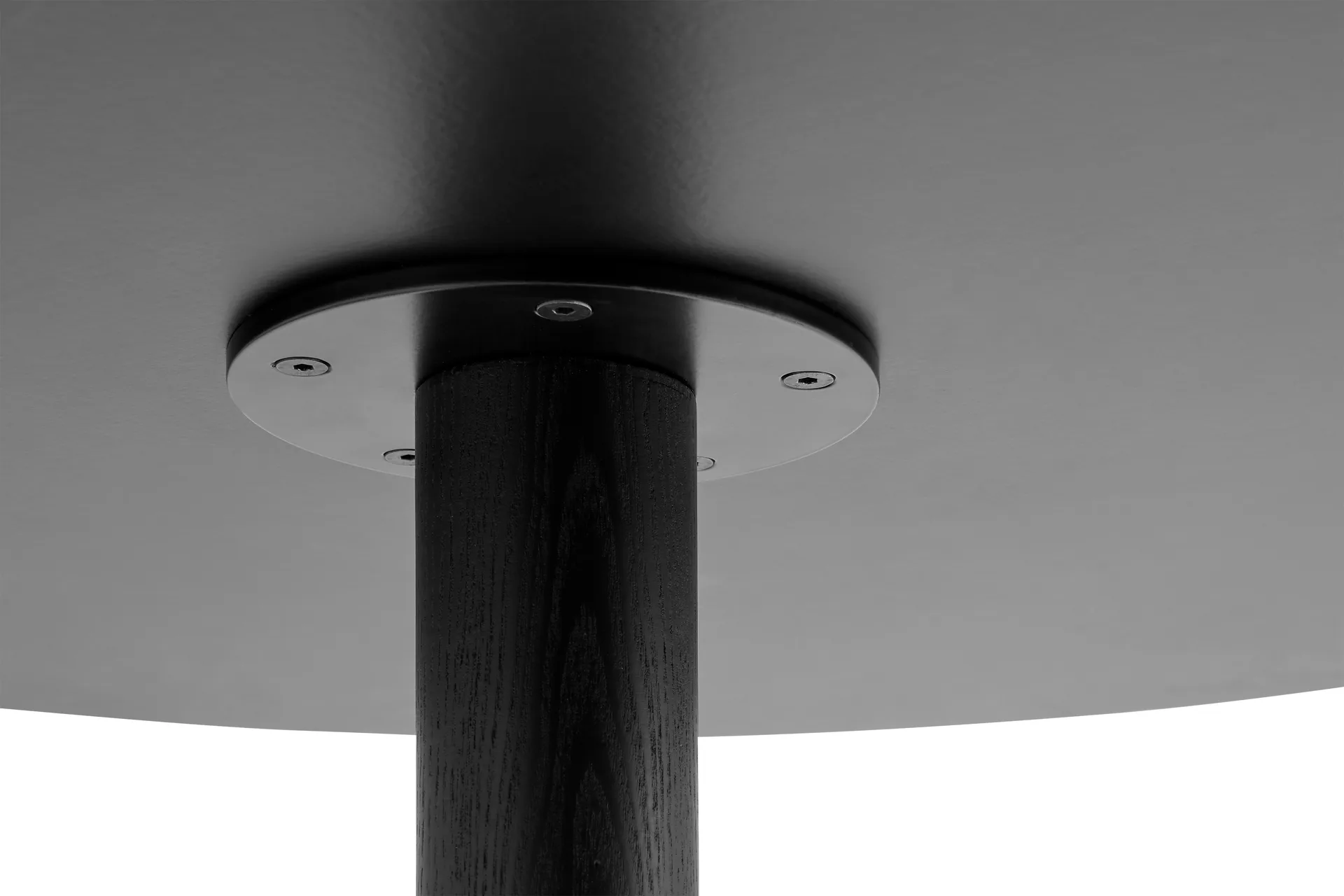 Mesa de jantar Pastis Table Ø90, Black lacquered ash HAY