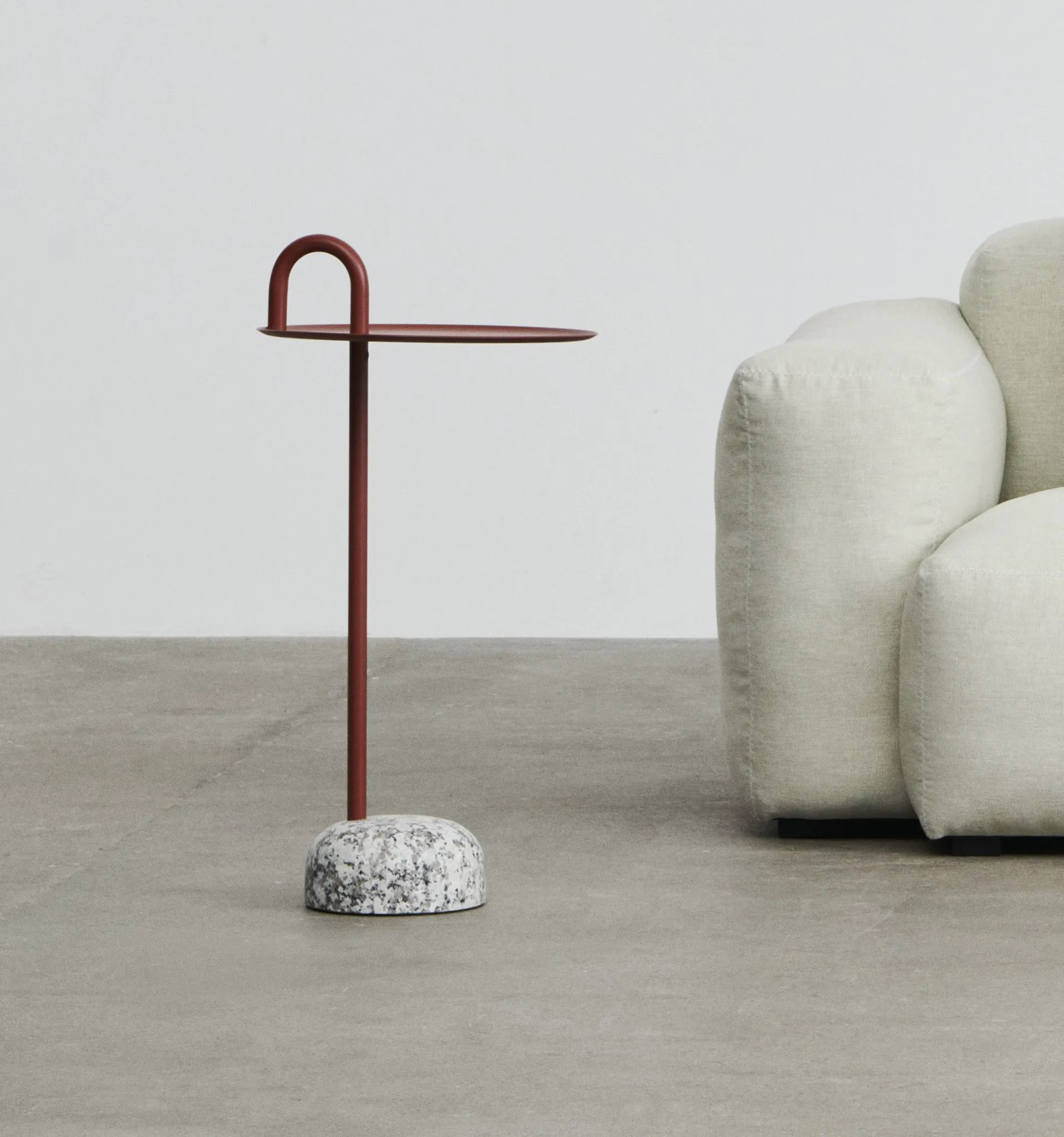 Mesa lateral Bowler, Tile red-granite HAY