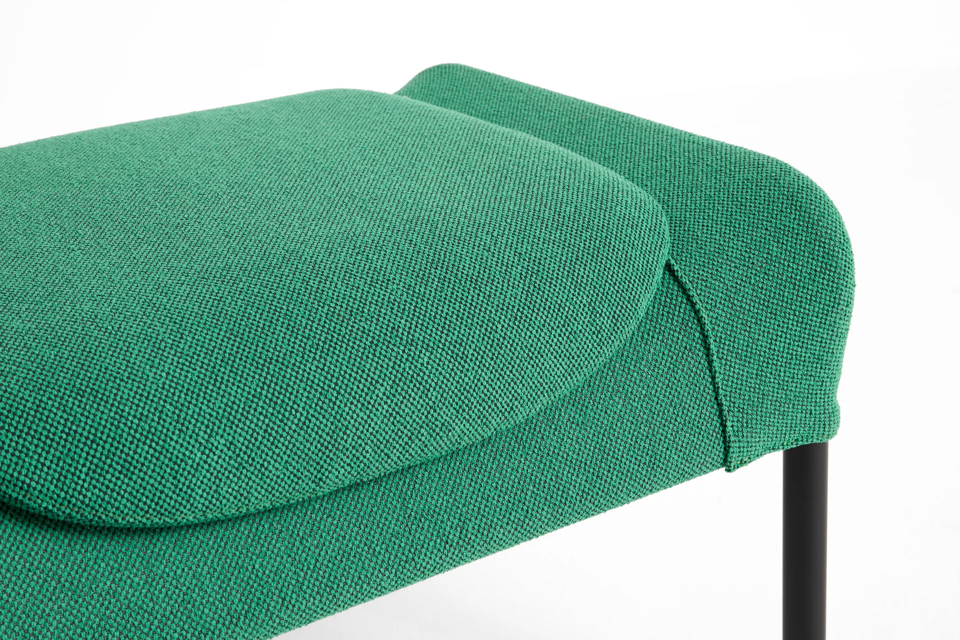 O2 Ottoman pufe, Verde suave-preto lacado em aço HAY