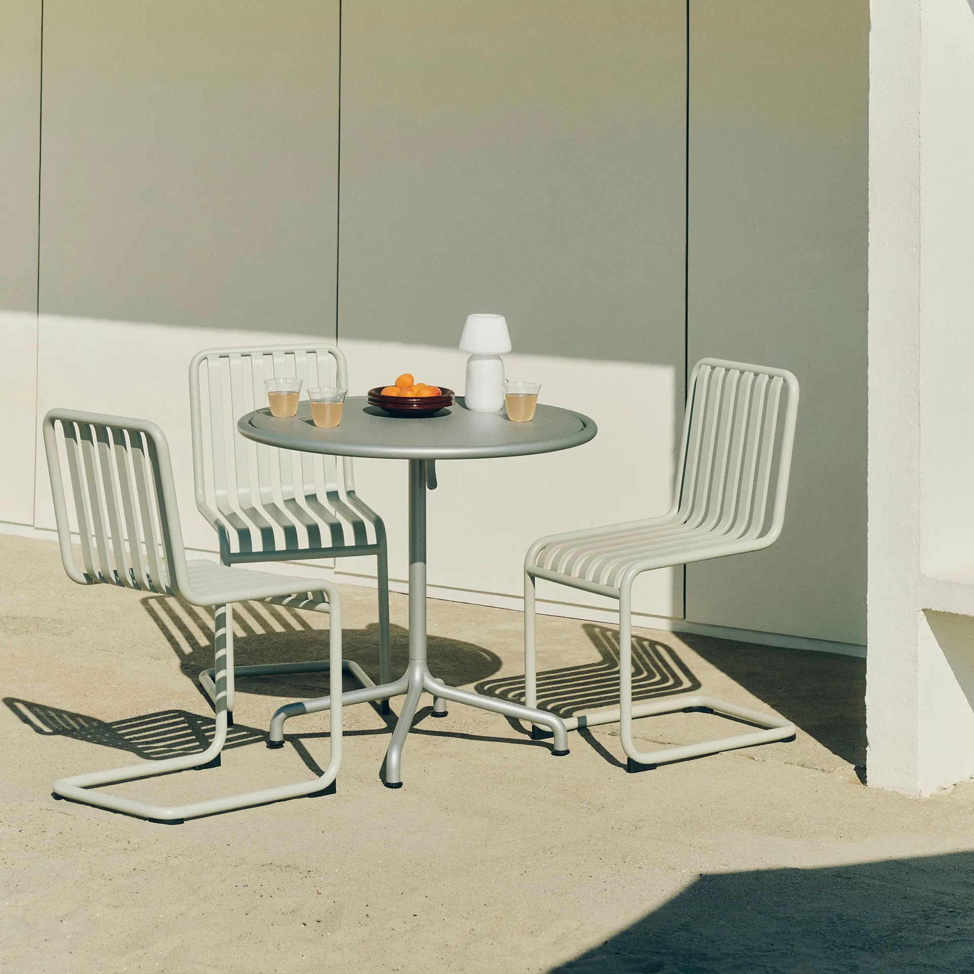 Palissade Cantilever cadeira, Creme branco HAY