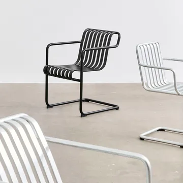 Palissade Cantilever Dining cadeira com braços - Antracite - HAY