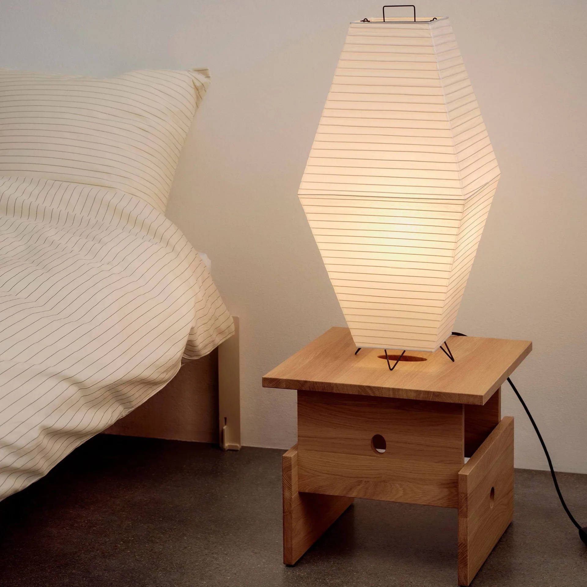 Paper Shade Prism abat-jour para candeeiro de pé/mesa, Branco clássico, 30x66 cm HAY