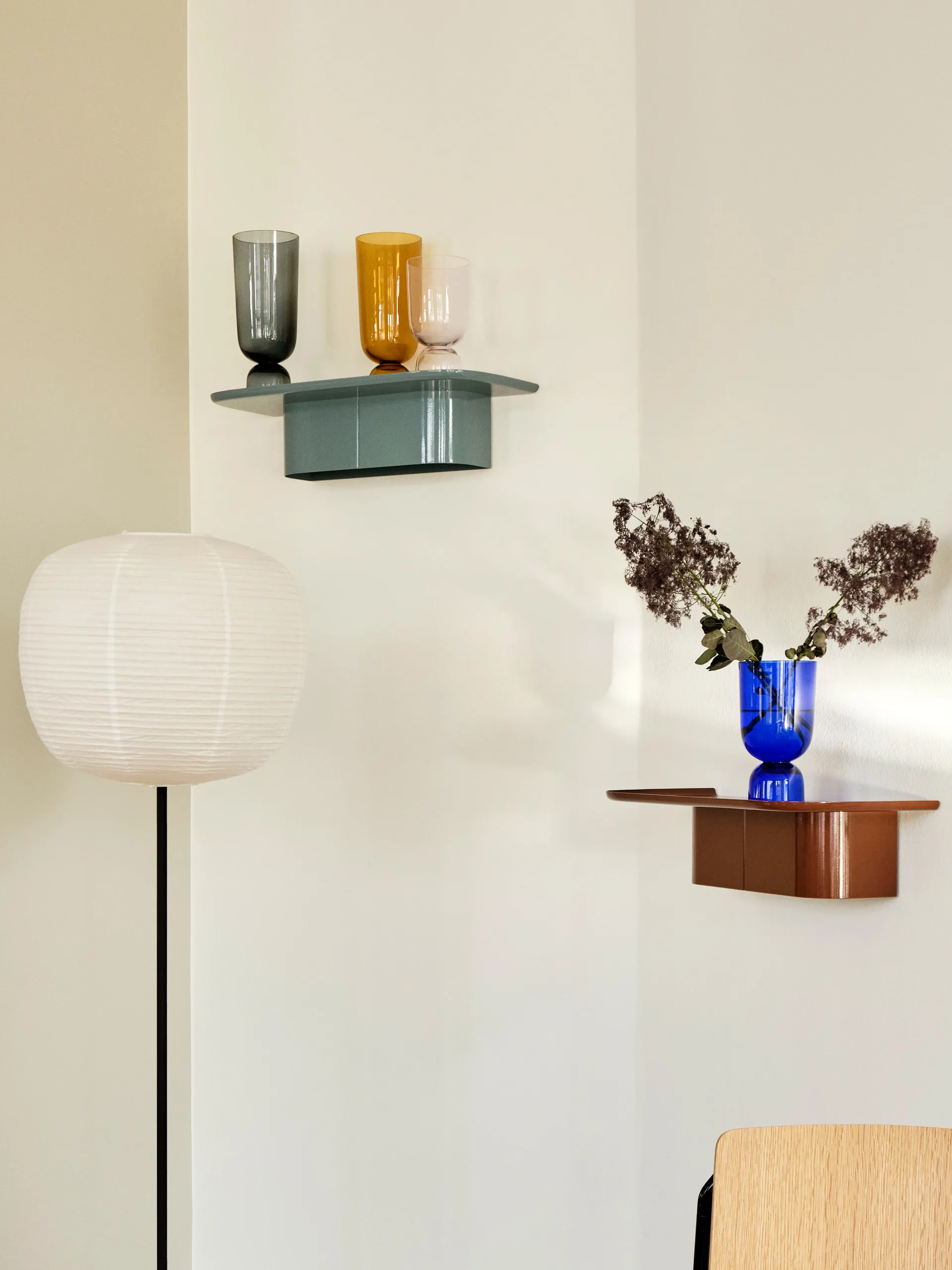 Prateleira de parede Korpus 4 hook M, Cream HAY