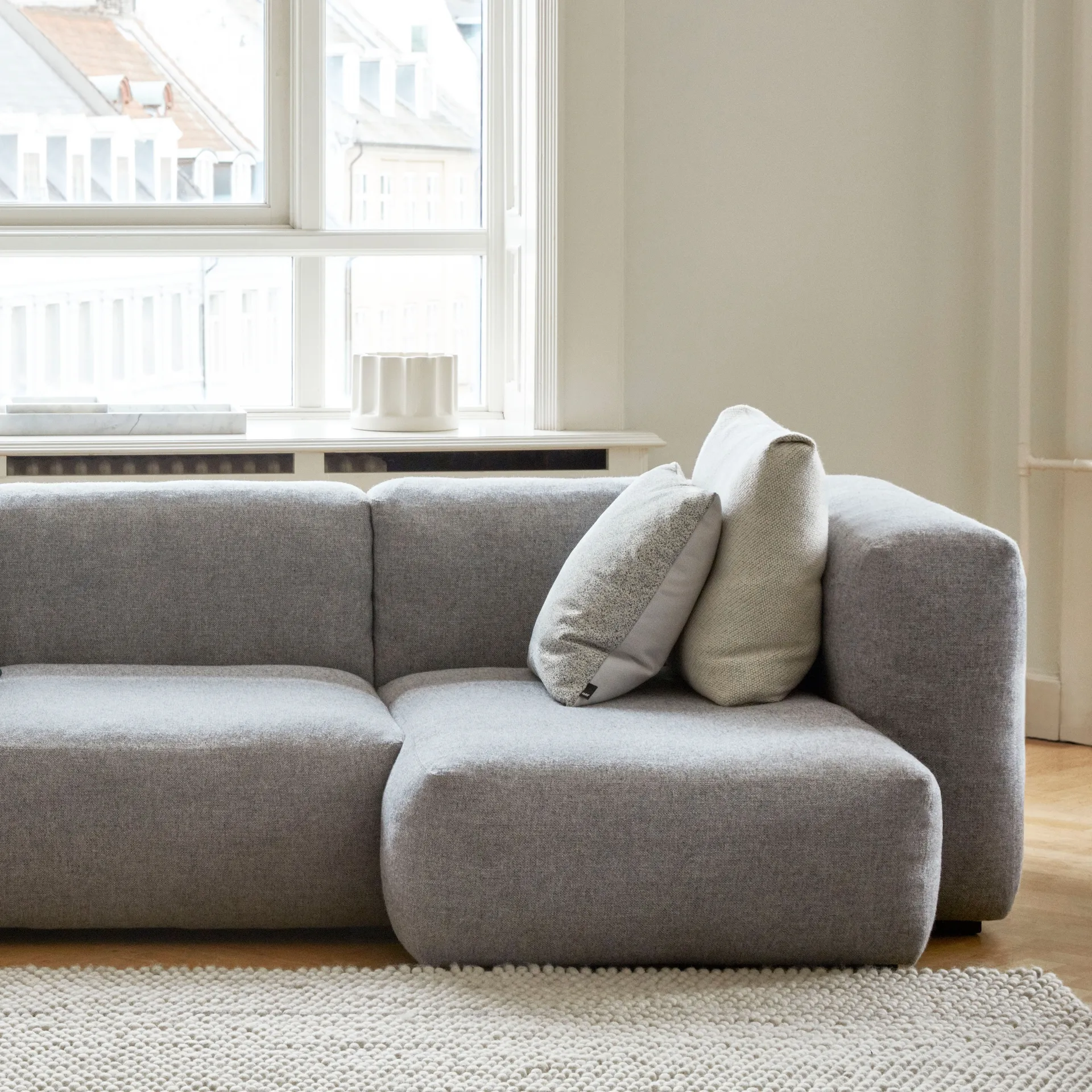 Tapete de lã Peas Random 170x240 cm, Soft grey
​ HAY