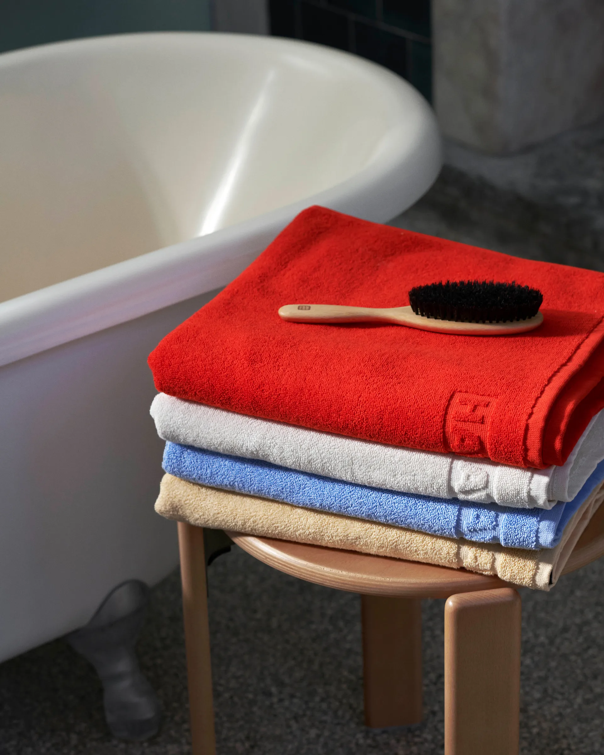 Toalha de banho Mono 50x90 cm, Vermelho Poppy HAY