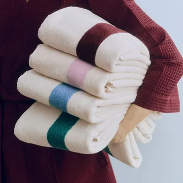 Toalha Stripe - Azul petróleo, 70x140 cm - HAY