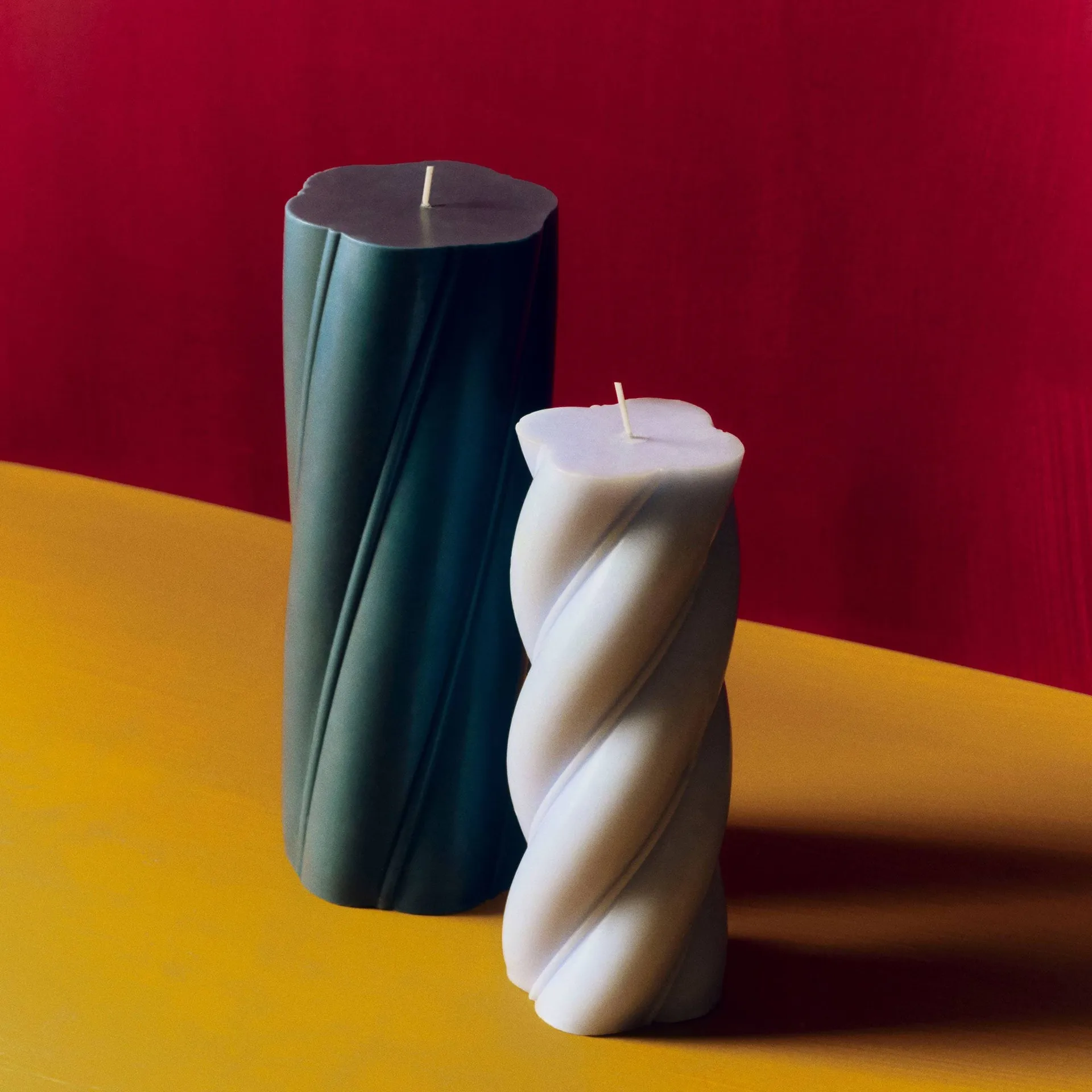 Vela cilíndrica Soft Serve Candle, Dark teal, Ø9,5x24,5 cm HAY