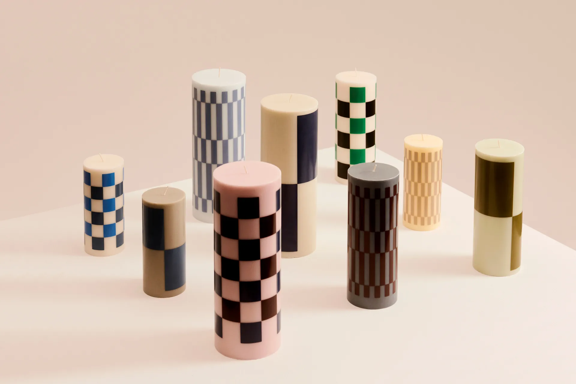 Vela Column Candle medium 20 cm, Off white-green-black check HAY