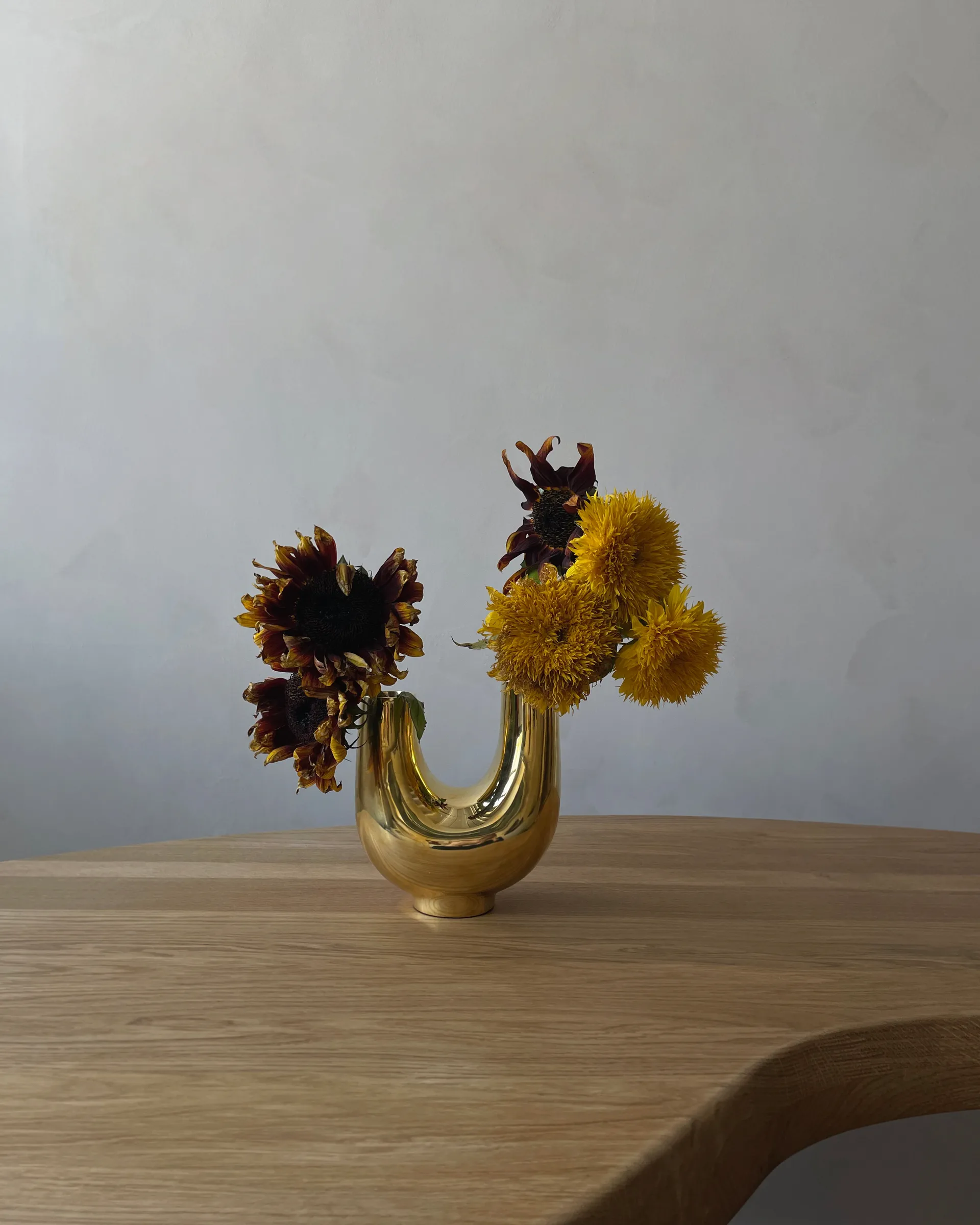 Kenzan vaso, Latão Hein Studio