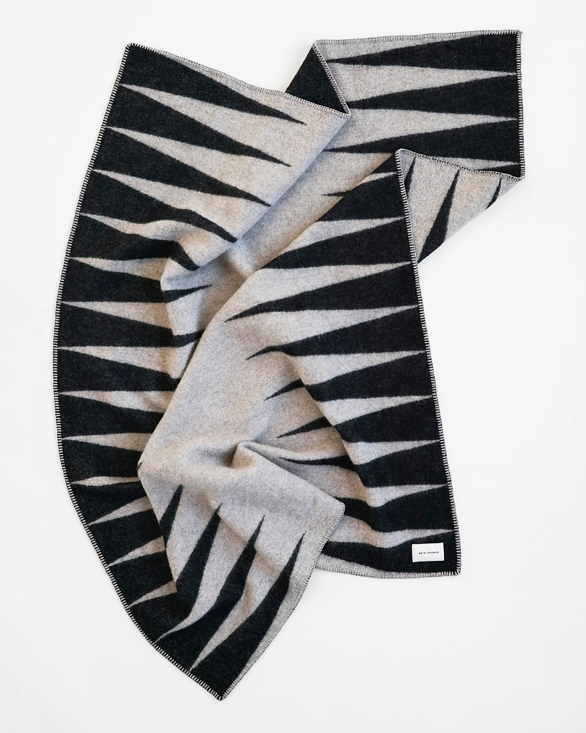 Manta Ihalo 130x180 cm, No 01  Hein Studio