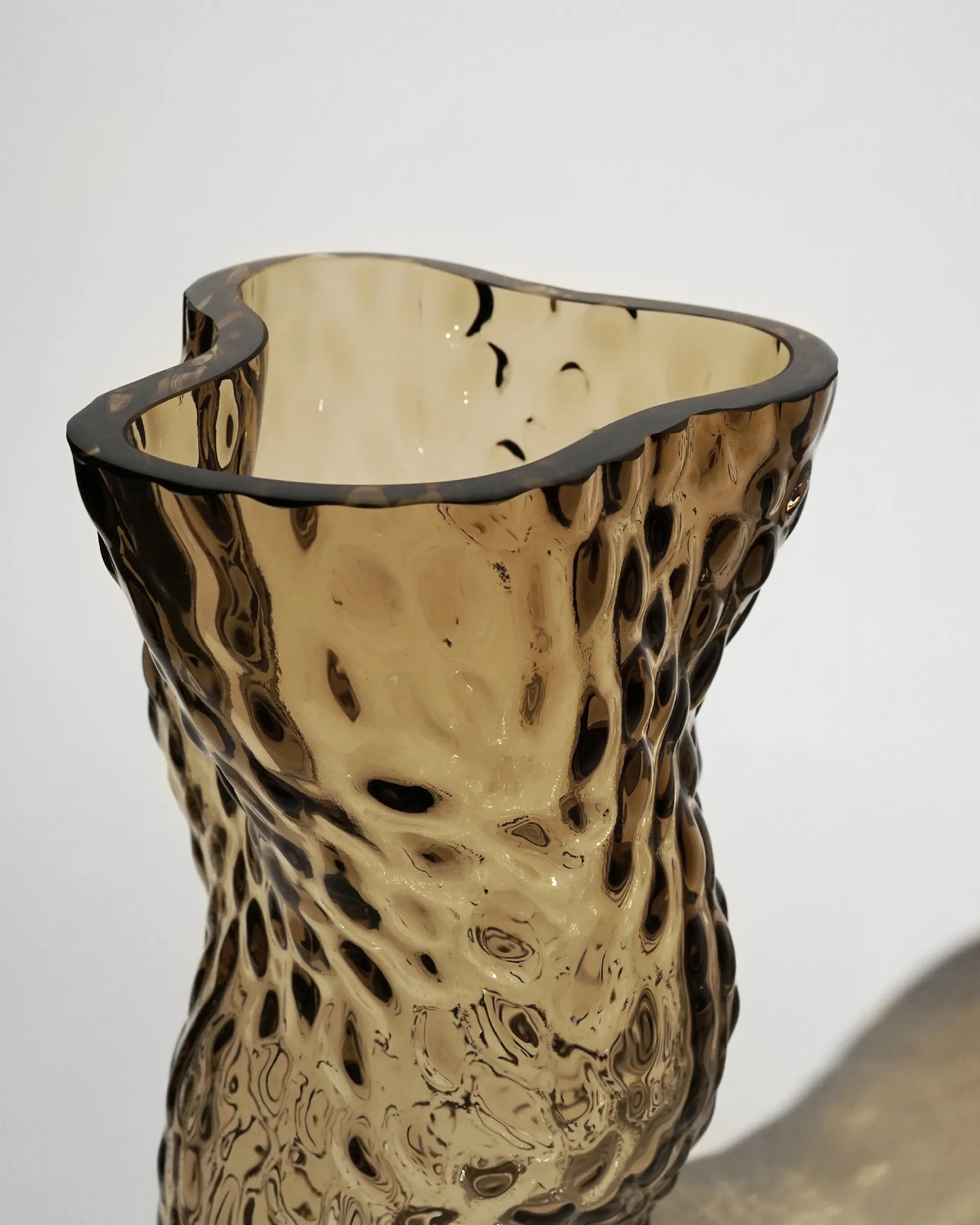 Vaso 30 cm Ostrea Rock , Fumado Hein Studio