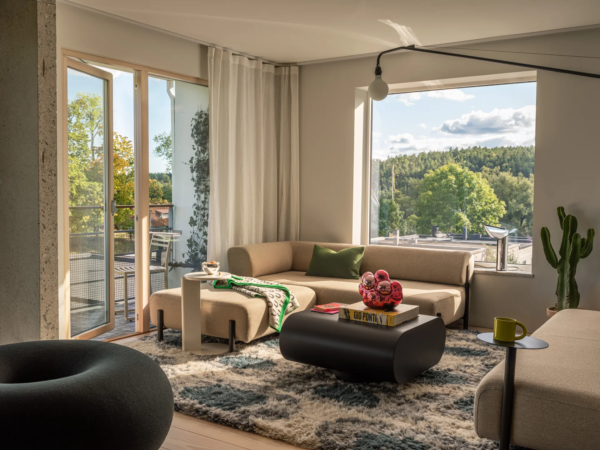 Mesa lateral Lolly 56 cm, Cream matte Hem