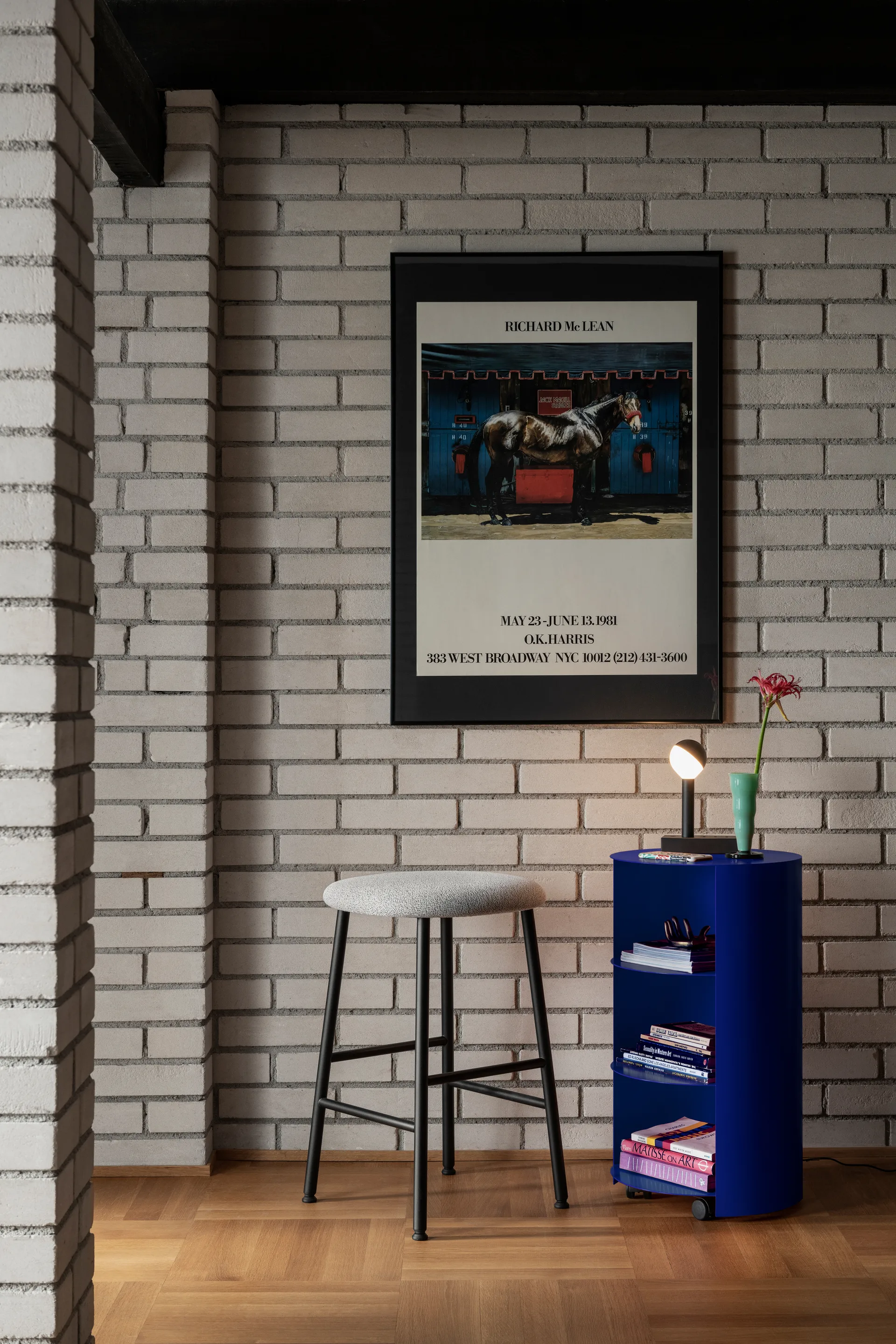 Pedestal Hide Ø38x68 cm, Ultramarine blue textured Hem