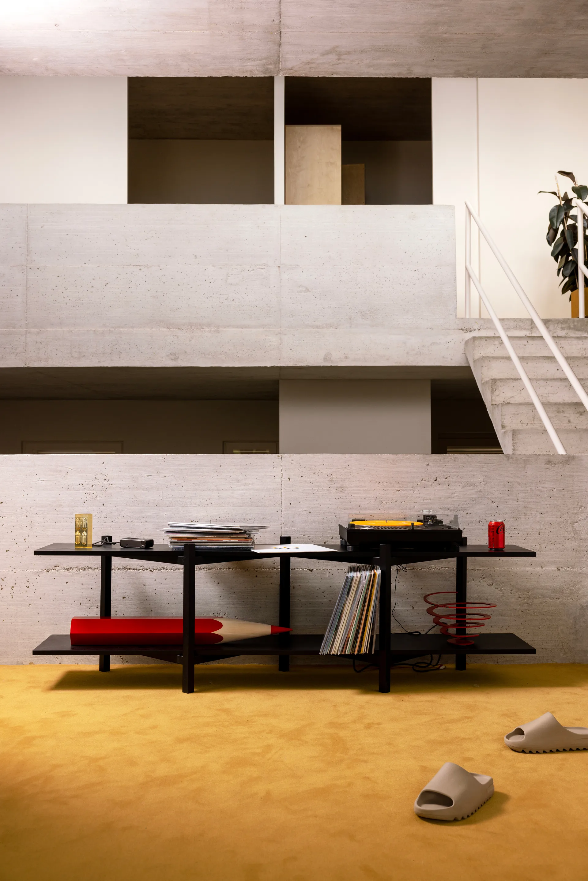 Prateleira Zig Zag Media 194x57 cm, Black Hem