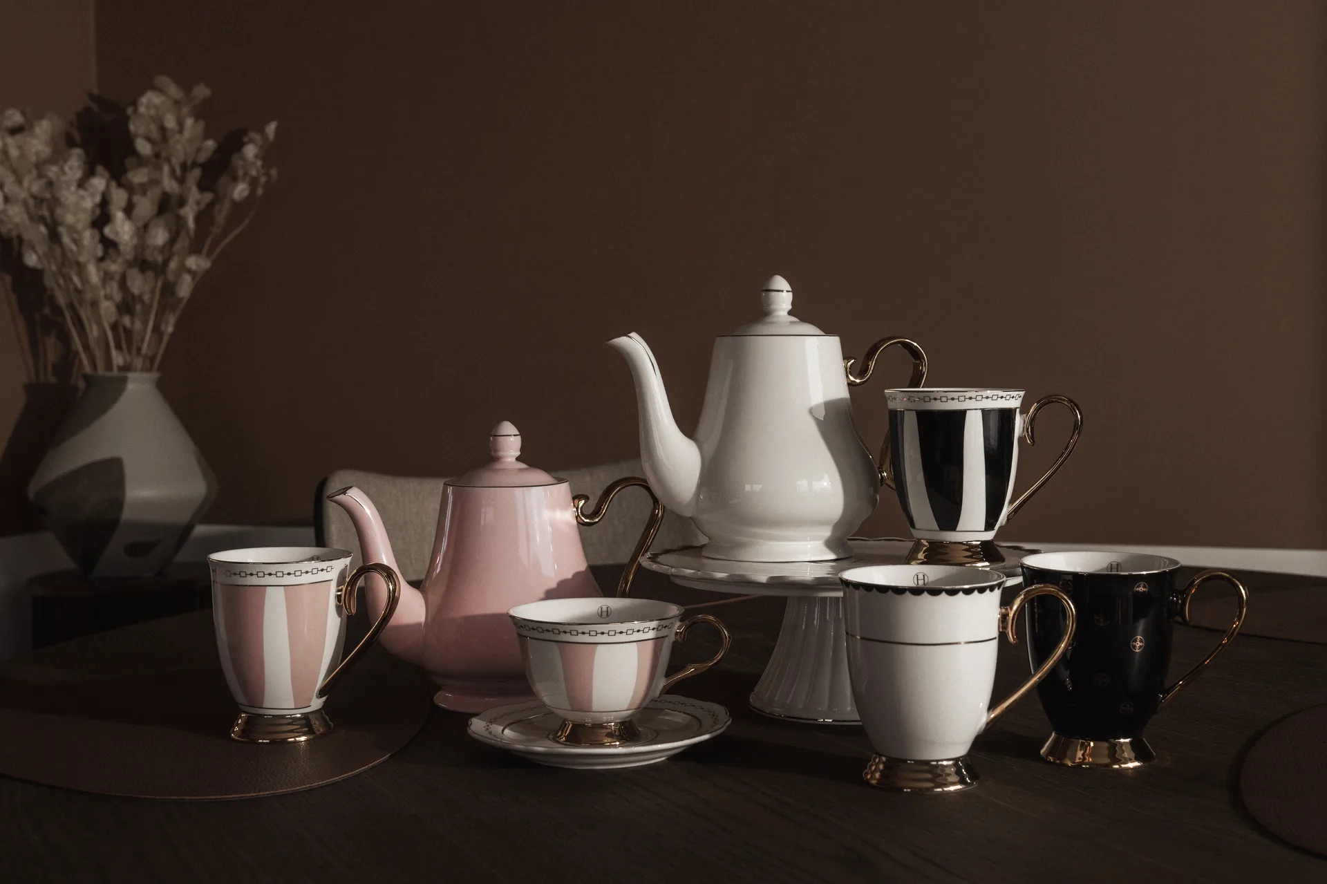 Chávena Strisce Nero 28 cl, Preto-branco-dourado Hilke Collection