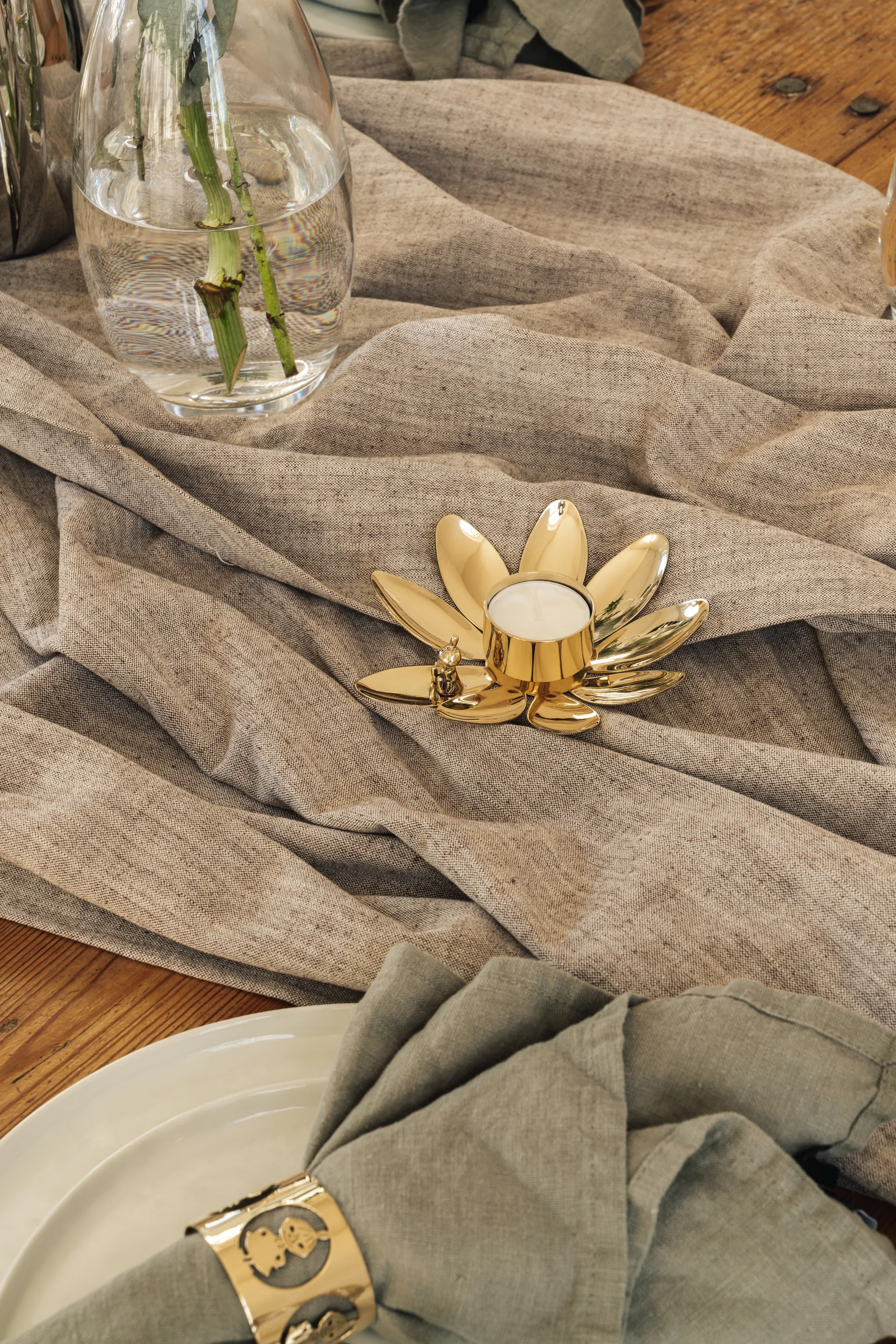 Hilke X Mumin Lilla My suporte para vela, Latão Hilke Collection