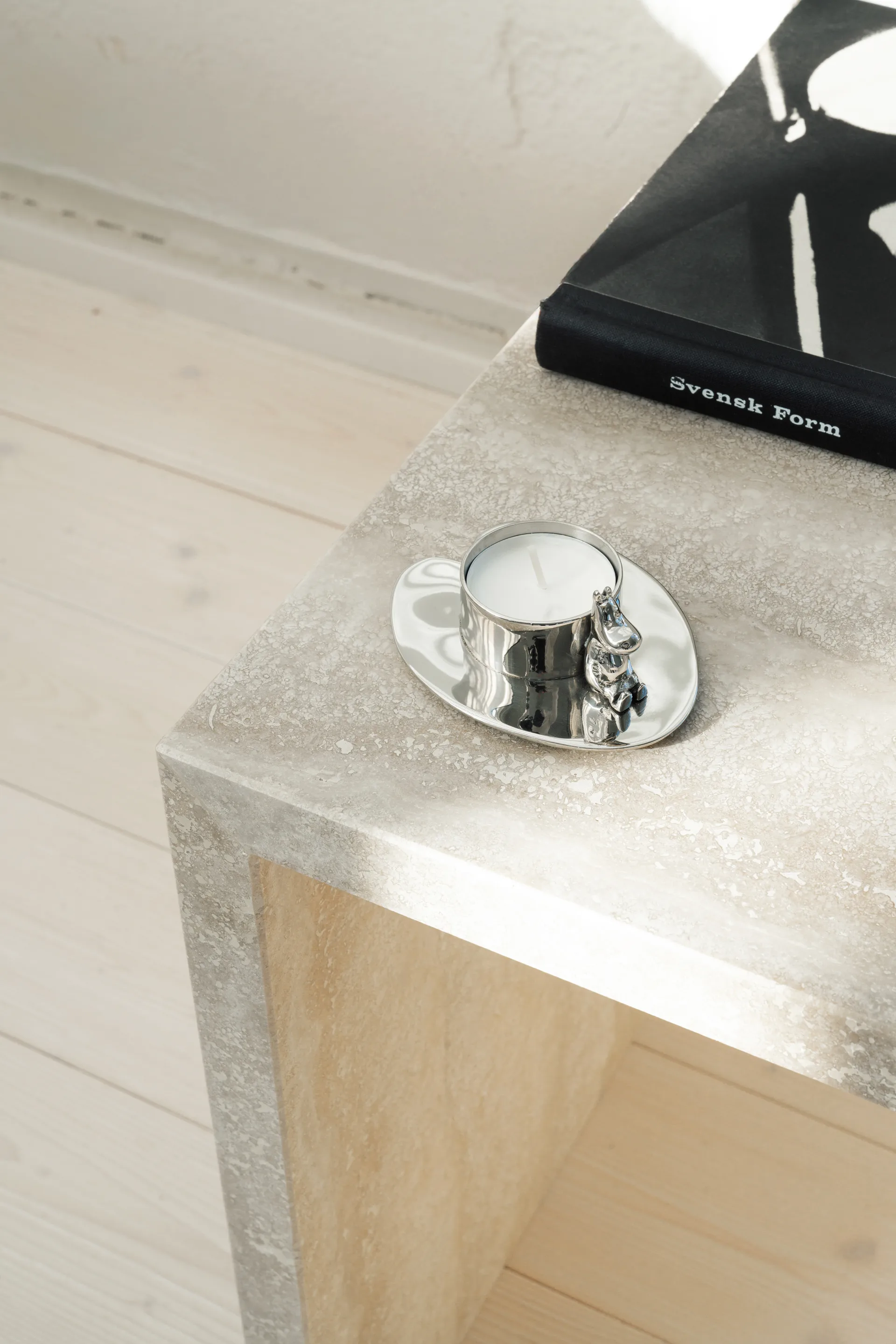 Hilke X Mumin No.3 suporte para vela, Latão niquelado Hilke Collection