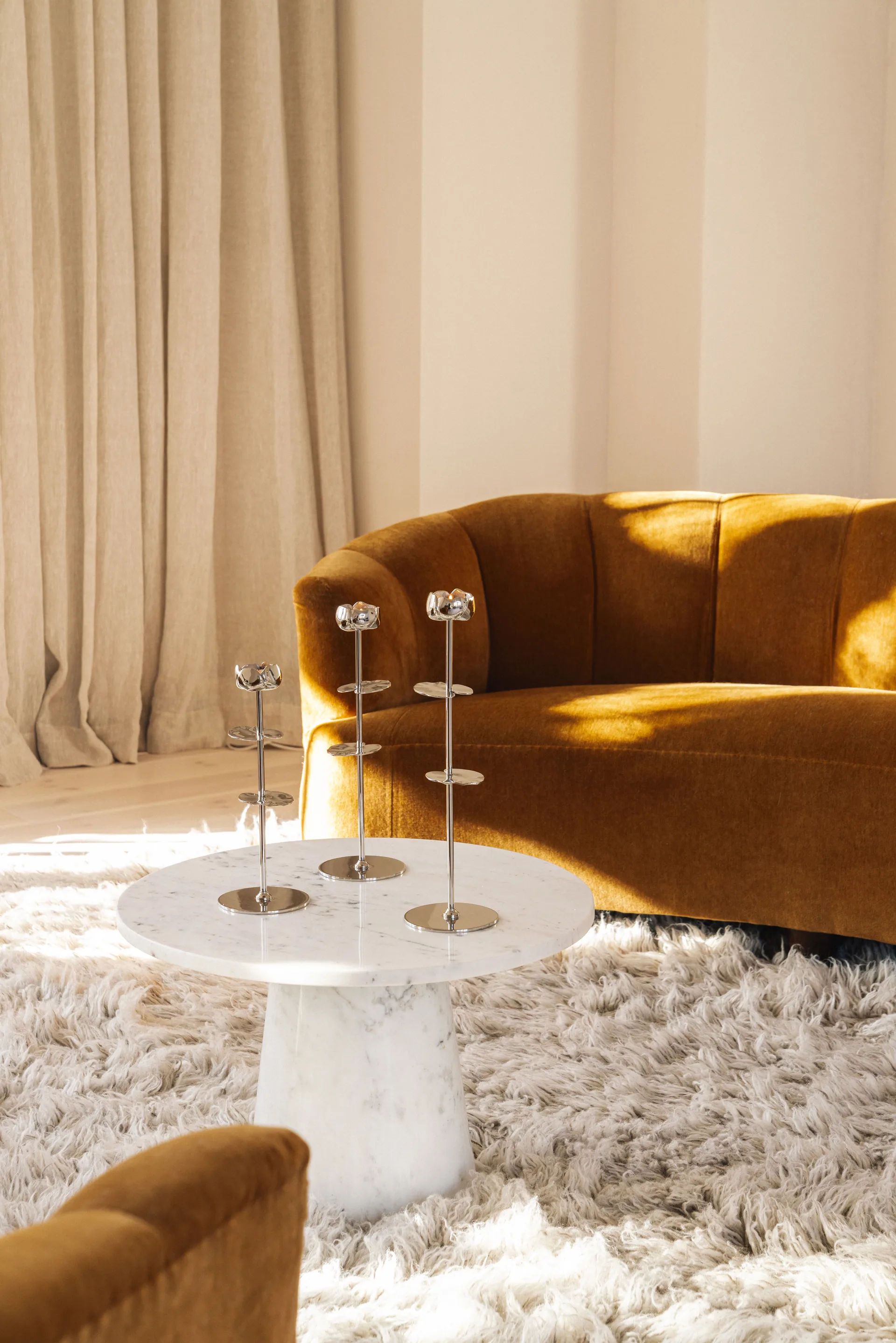 Ninfea Alta suporte para vela 40 cm, Latão niquelado Hilke Collection