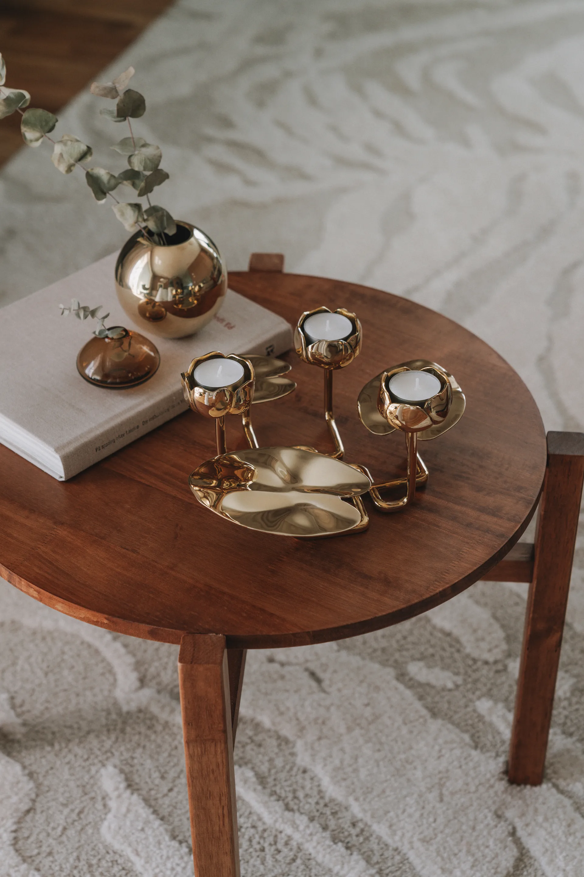 Ninfea grande suporte para vela, Bronze Hilke Collection