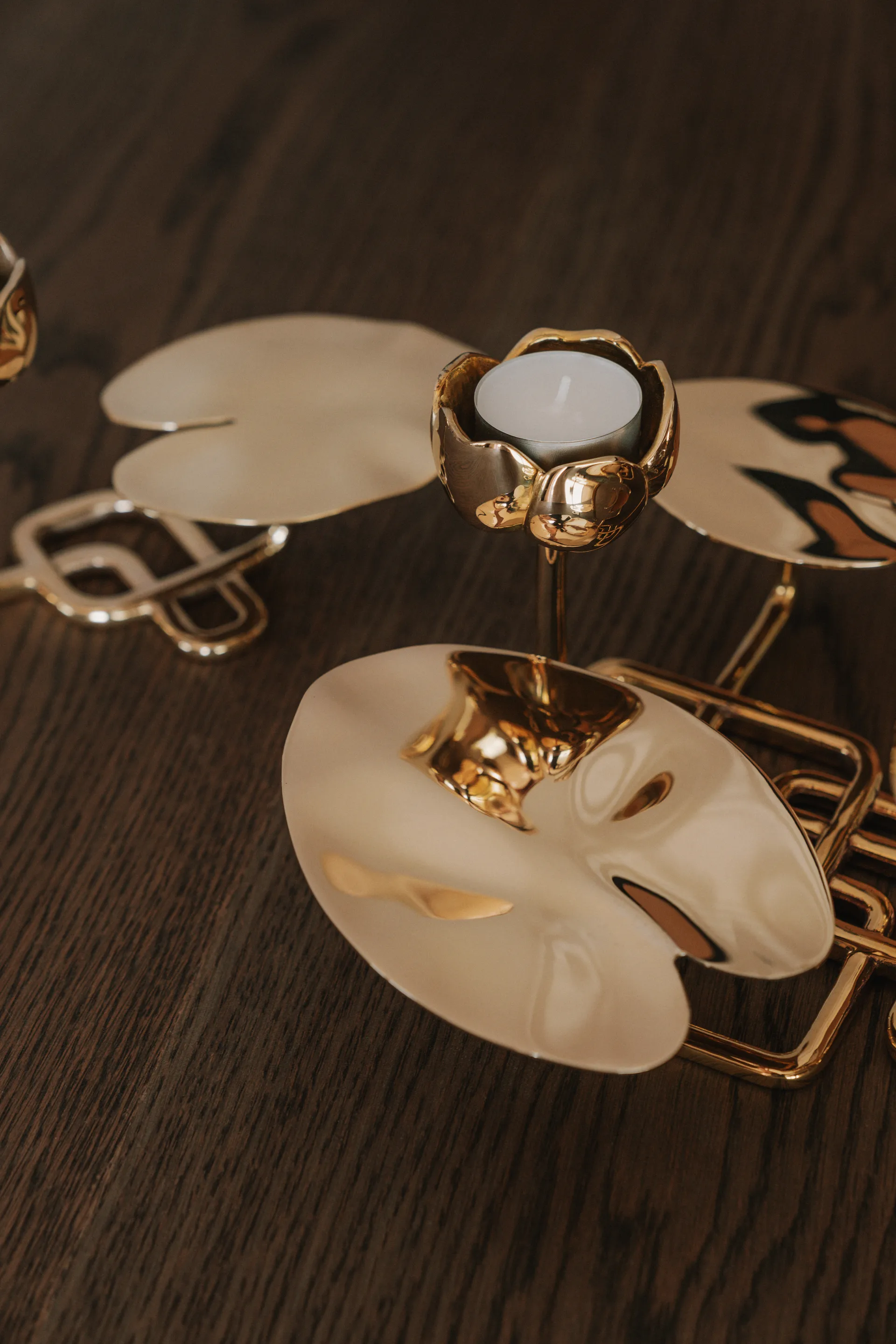Ninfea grande suporte para vela, Bronze Hilke Collection