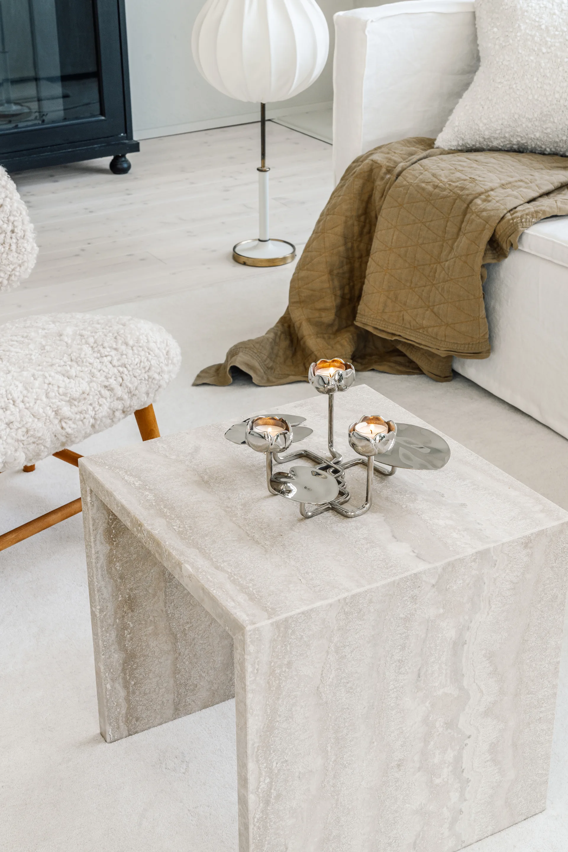 Ninfea grande suporte para vela, Latão niquelado Hilke Collection