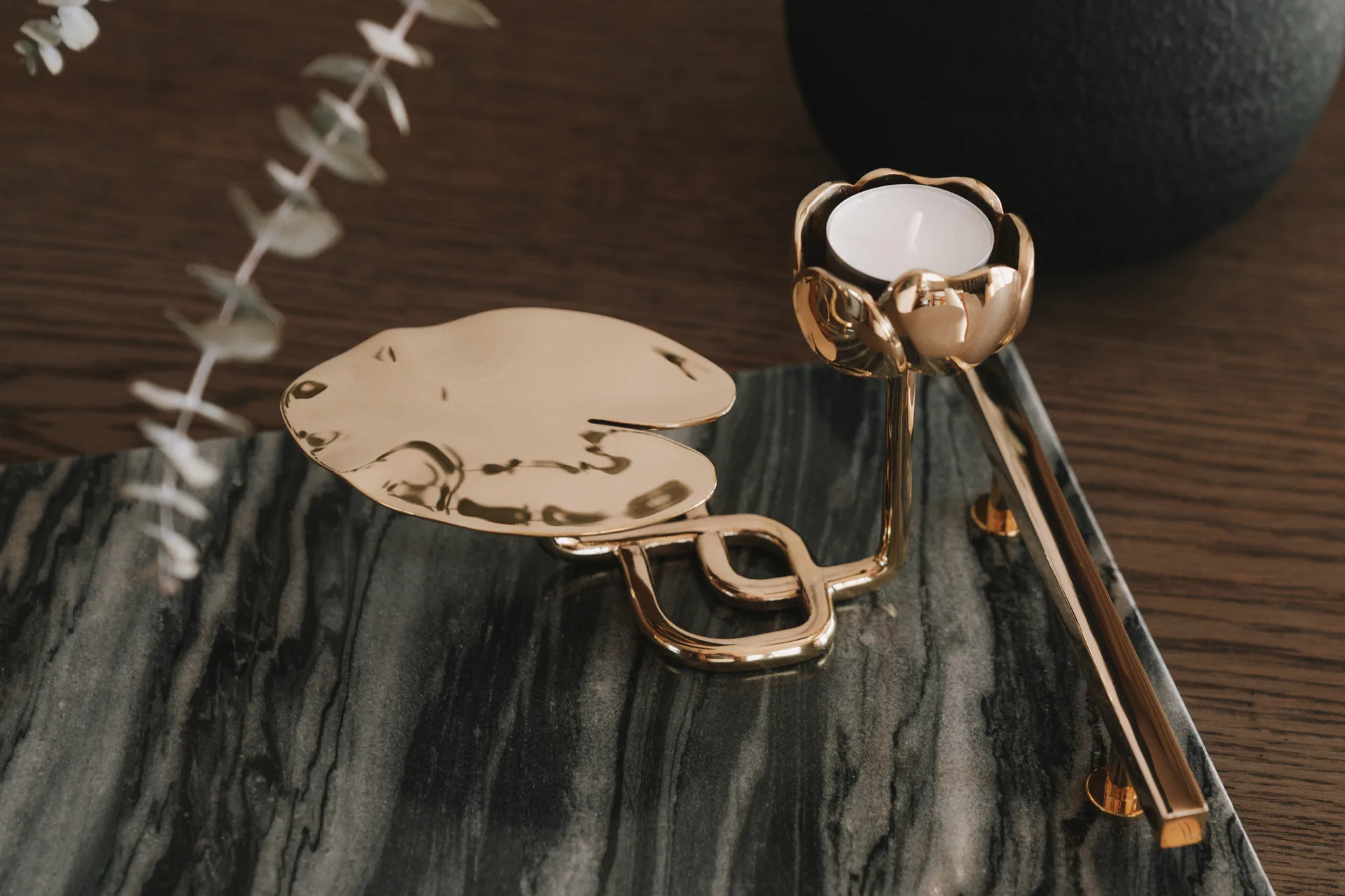 Ninfea No.1 suporte para vela, Bronze Hilke Collection