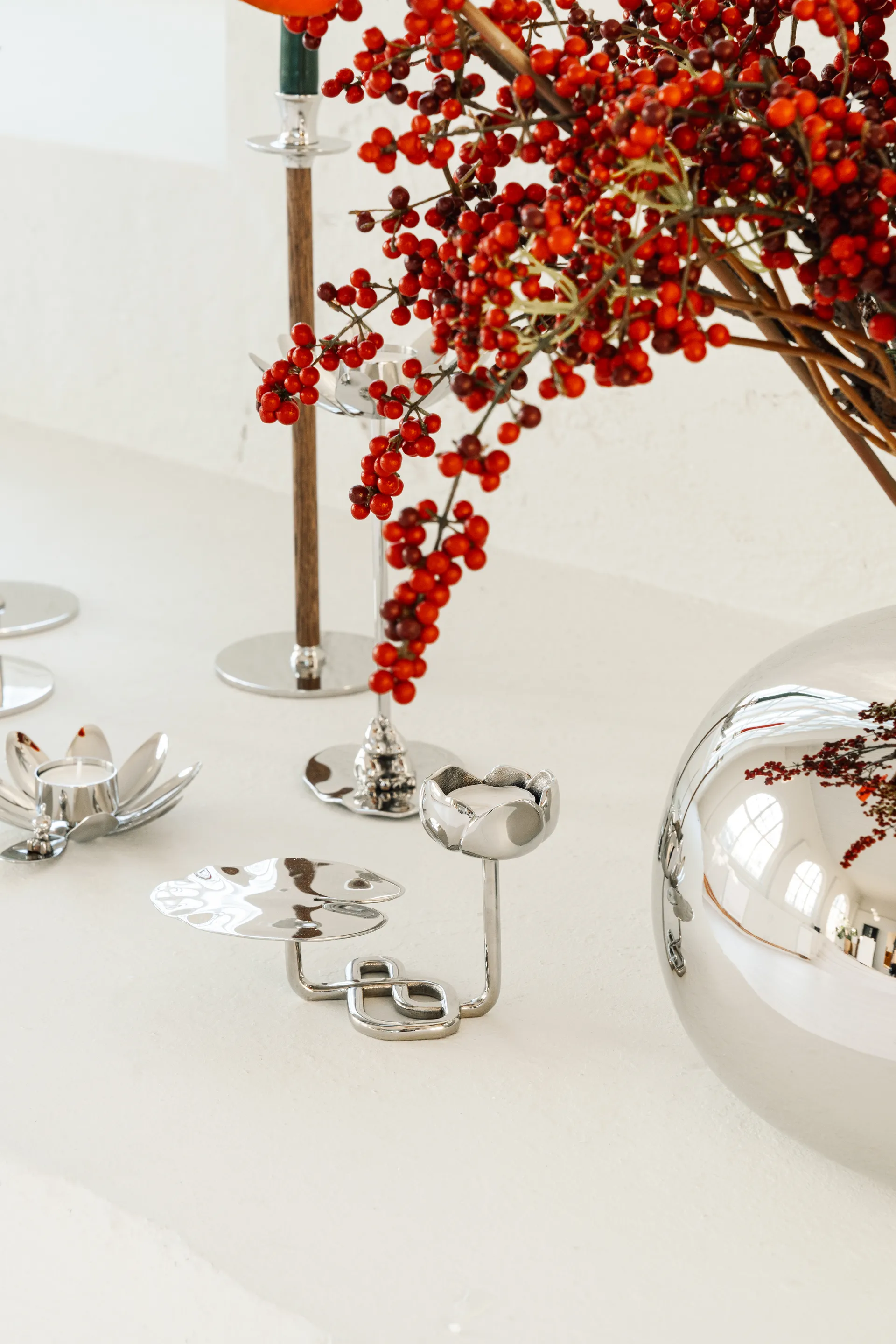 Ninfea No.1 suporte para vela, Latão niquelado Hilke Collection