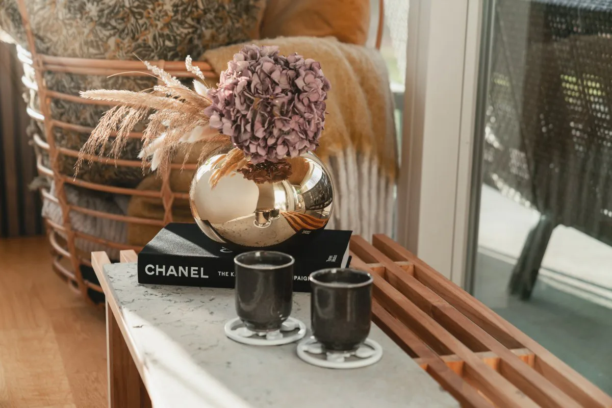 Vaso Amico Ø20 cm, Latão maciço Hilke Collection