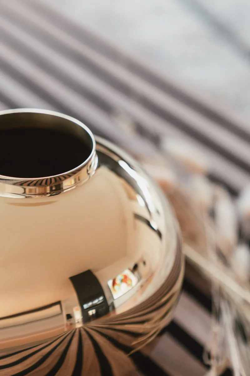 Vaso Amico Ø20 cm, Latão maciço Hilke Collection