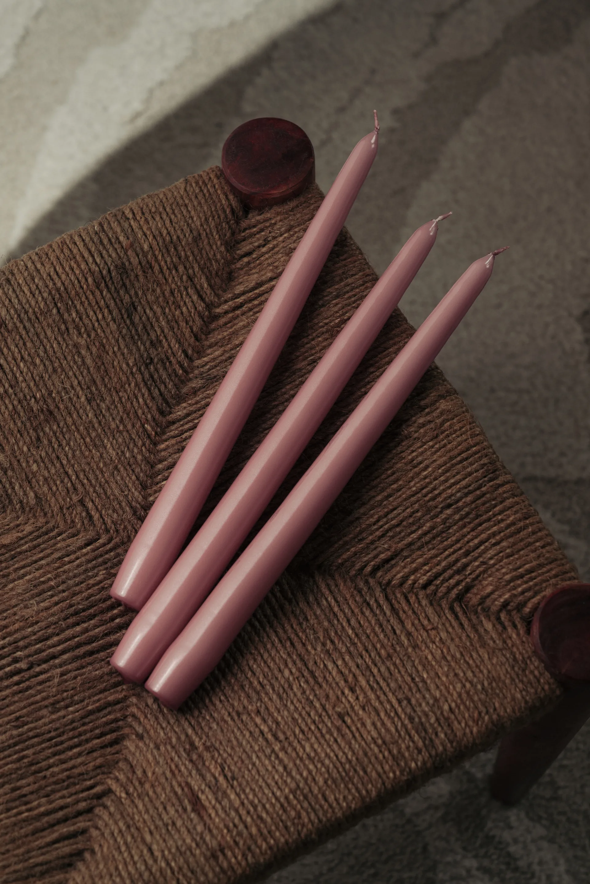 Velas Herrgård 30 cm 6 un., Rosa Metálico Hilke Collection