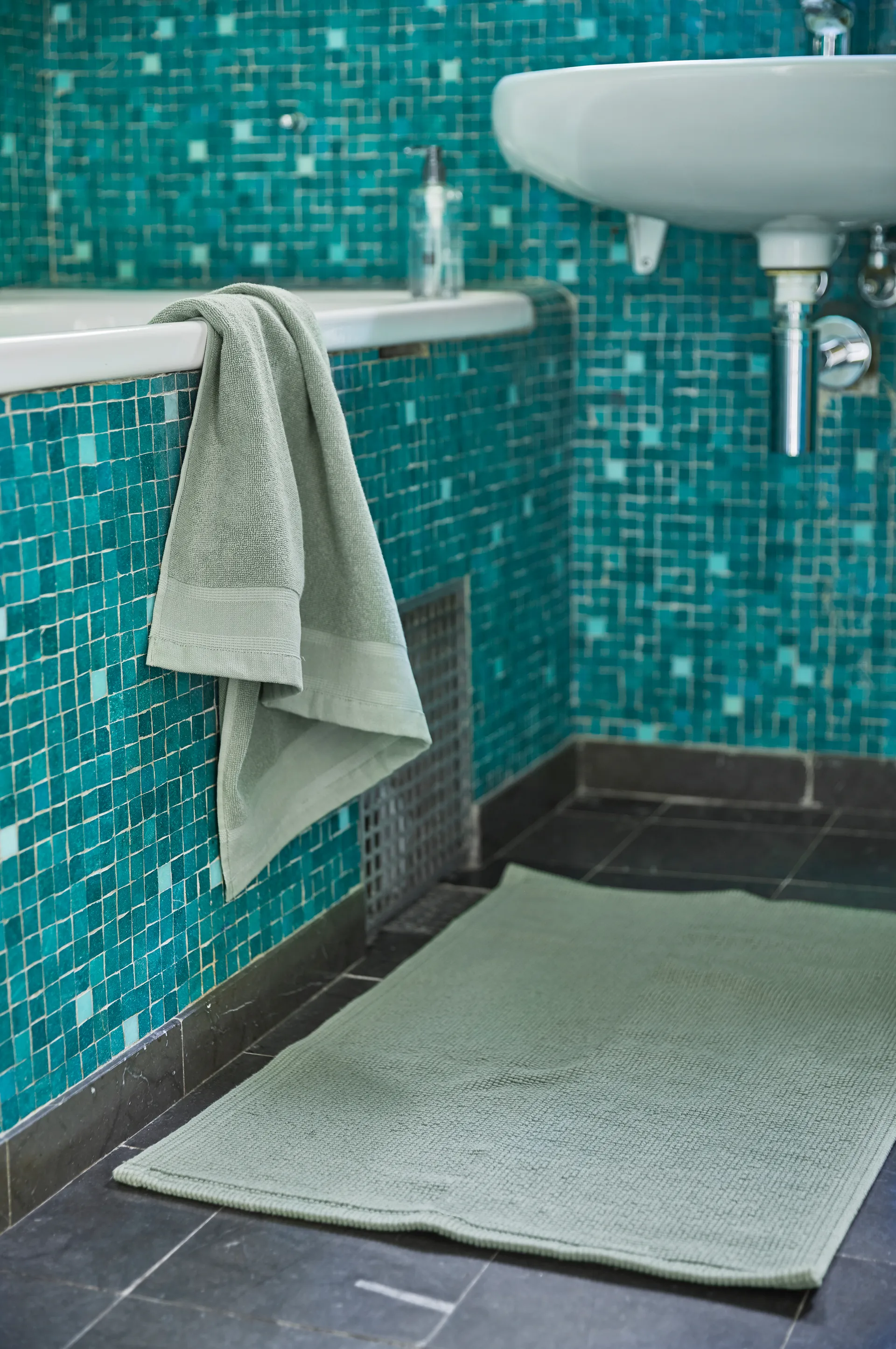 Love tapete de casa de banho 70x110 cm, Sage Himla