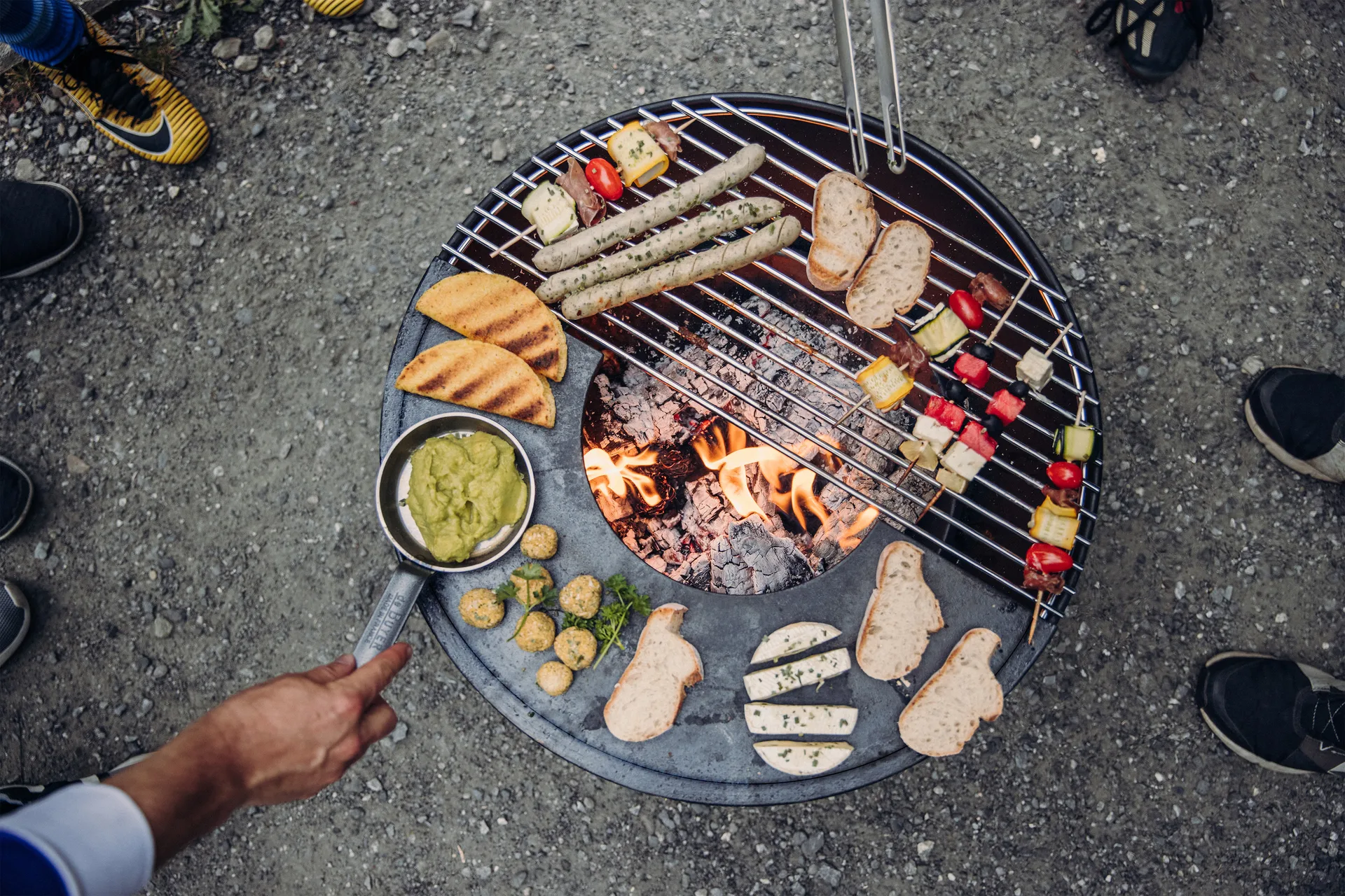 BOWL 57 lareira, Preto-prata, tripé em estrela Höfats