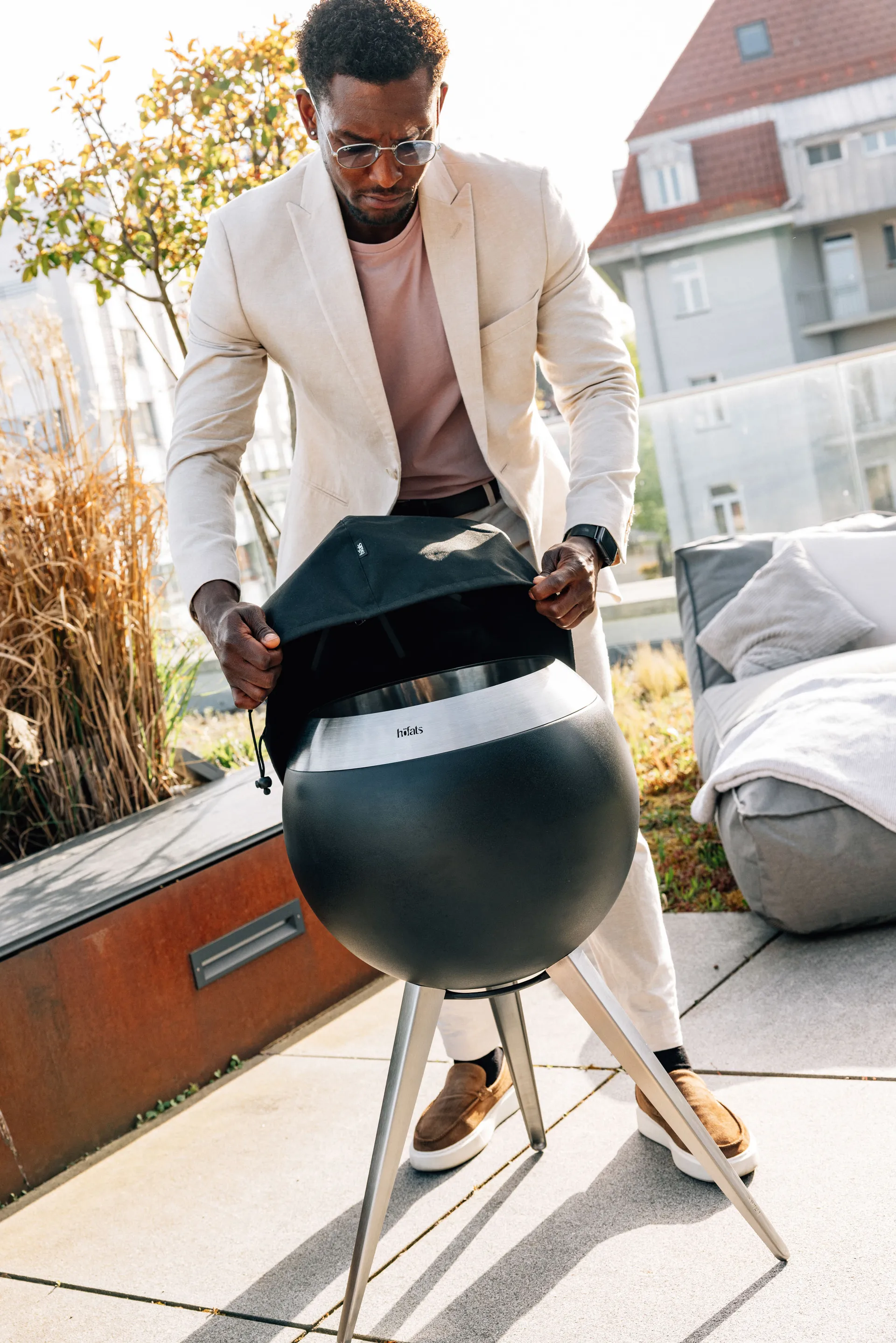 MOON 45 capa, Preto Höfats