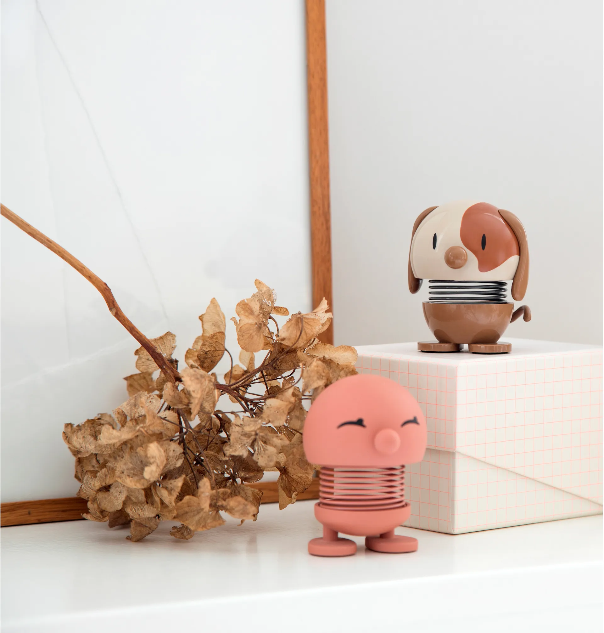 Figura Cachorro Hoptimista 6,9 cm , Castanho  Hoptimist